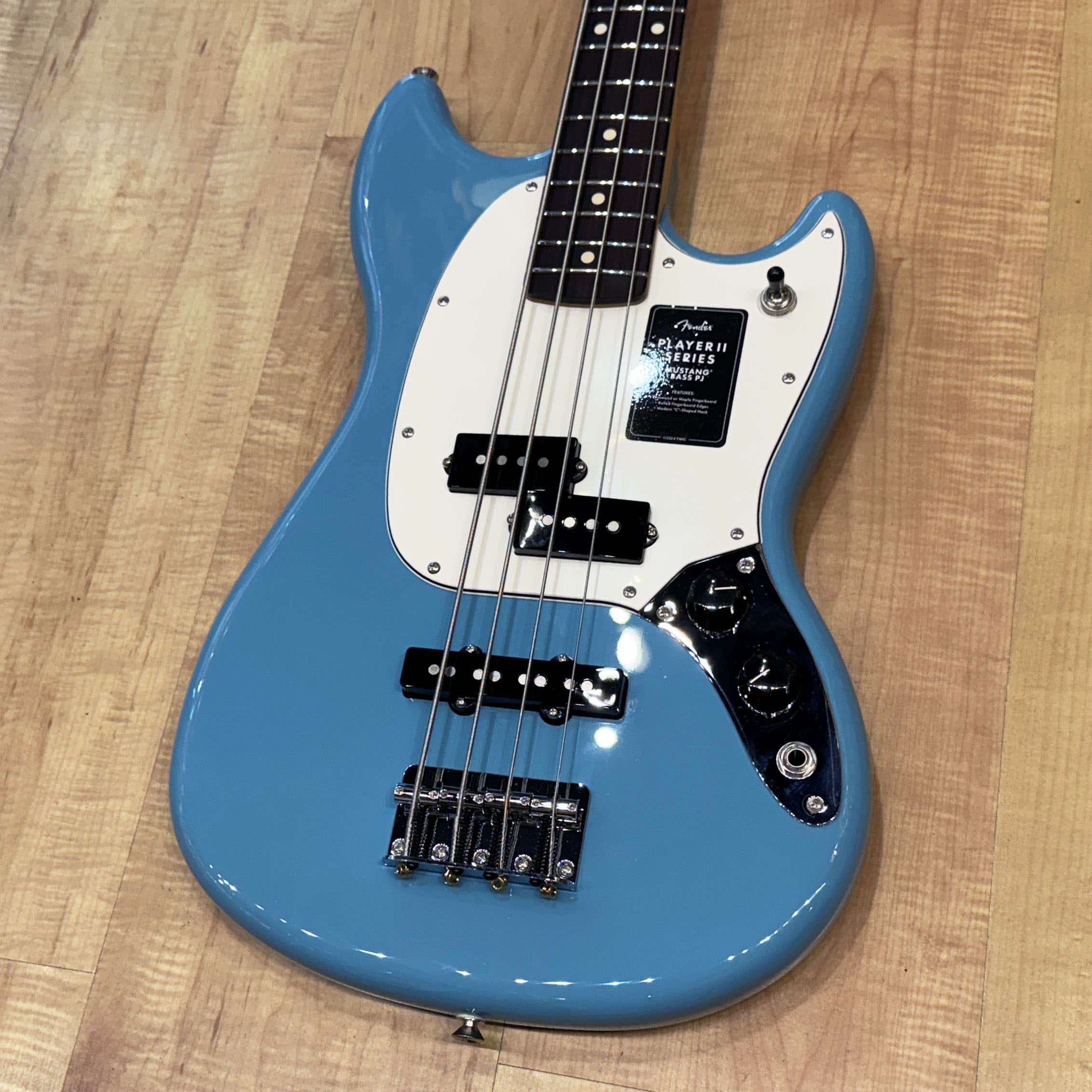 Fender Player II Mustang Bass PJ In Aquatone Blue