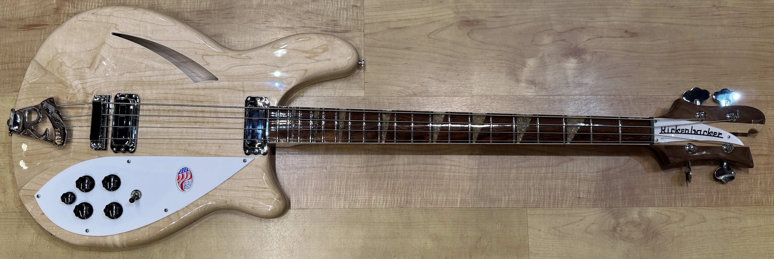 Front of the Rickenbacker 4005V Hollow-Body Bass In MapleGlo Natural Blonde