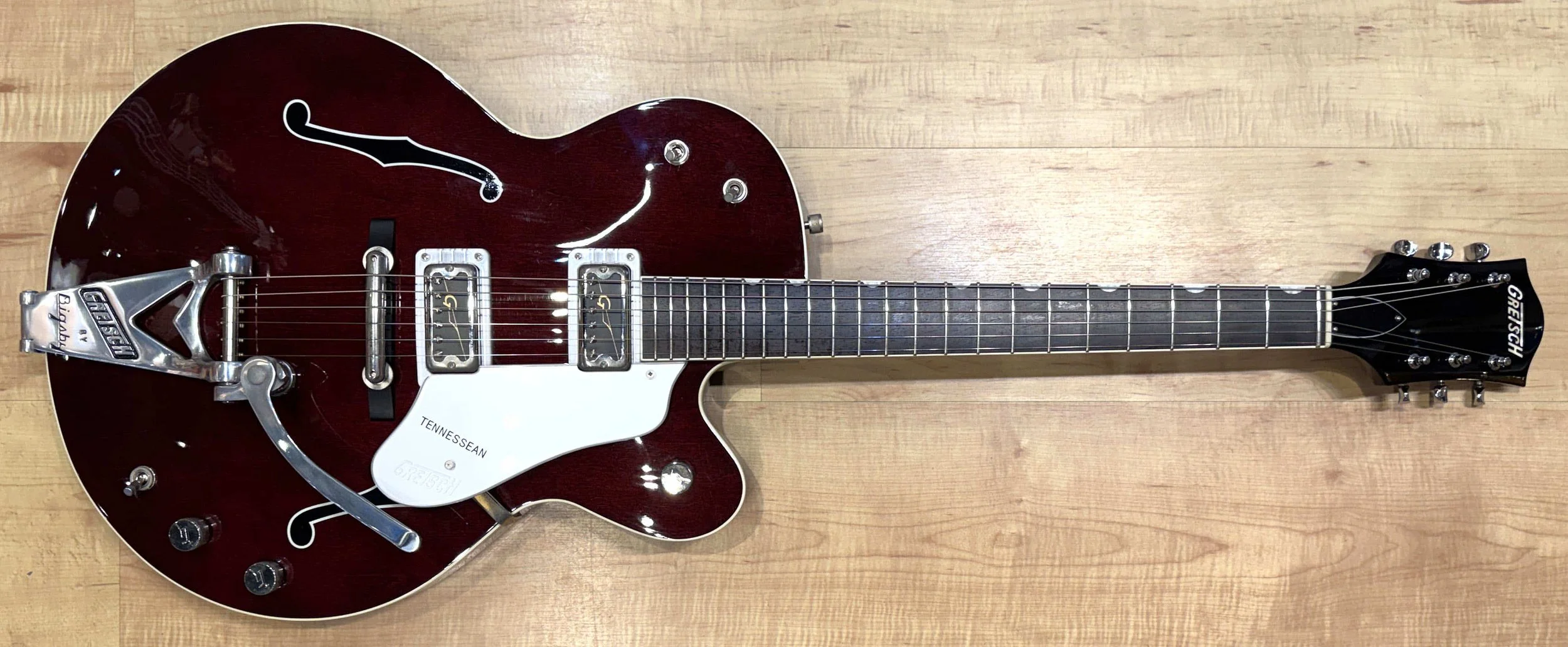 front of the Gretsch 6119-62HT Tennessean Semi-Hollow Electric Guitar- Used 2001