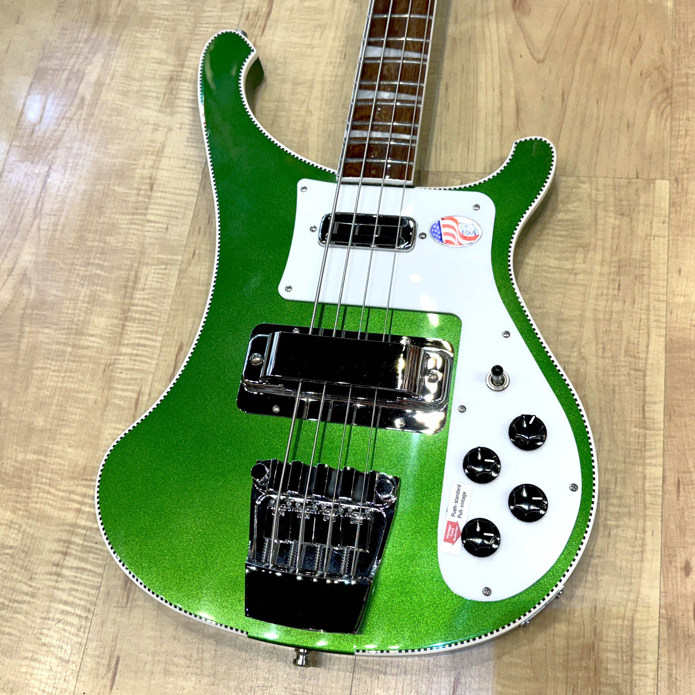 Rickenbacker 2025 Limited Edition 4003 Fab Gear Model Bass (Candy Apple Green)