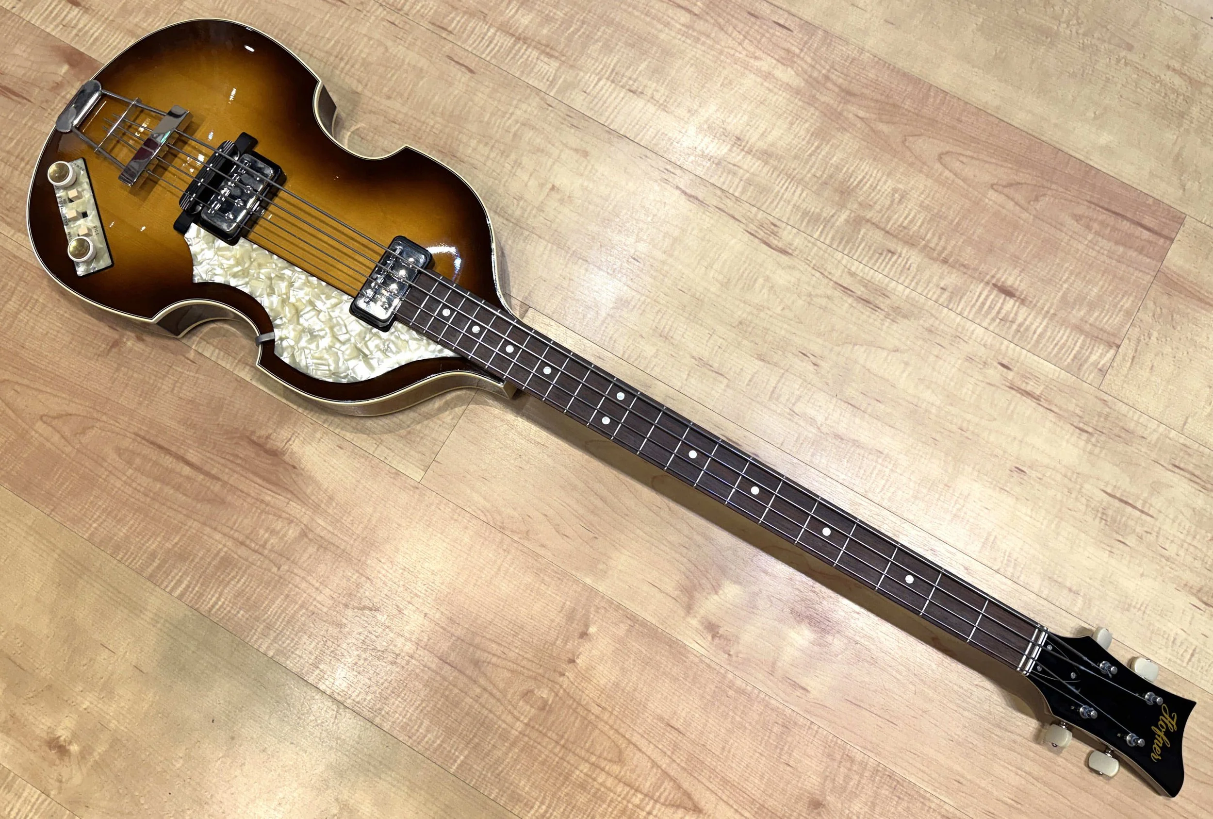 Neck of the Hofner 500/1 Vintage '63 Beatle Bass - Used 2005