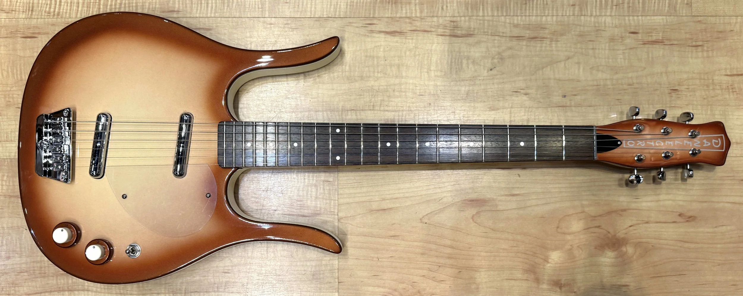 Front of the Danelectro Longhorn Guitar in Copper Burst