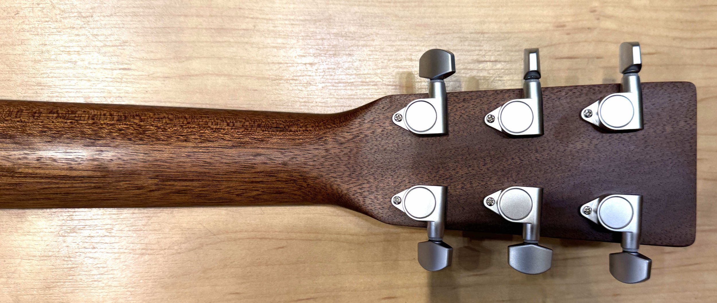 Tuners of the the Martin Road Series OMC-10E Modern Burst