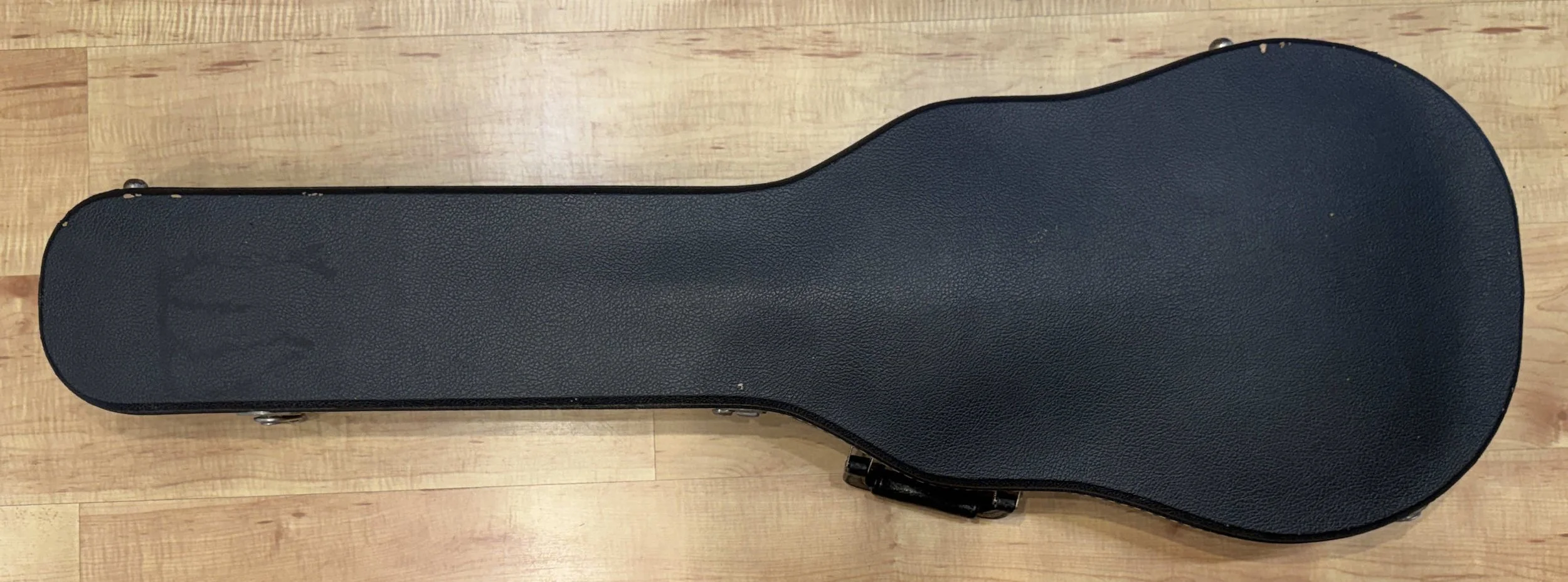 Case of the Vintage 1971 Gibson Les Paul Custom Black Beauty ‘Fretless Wonder’
