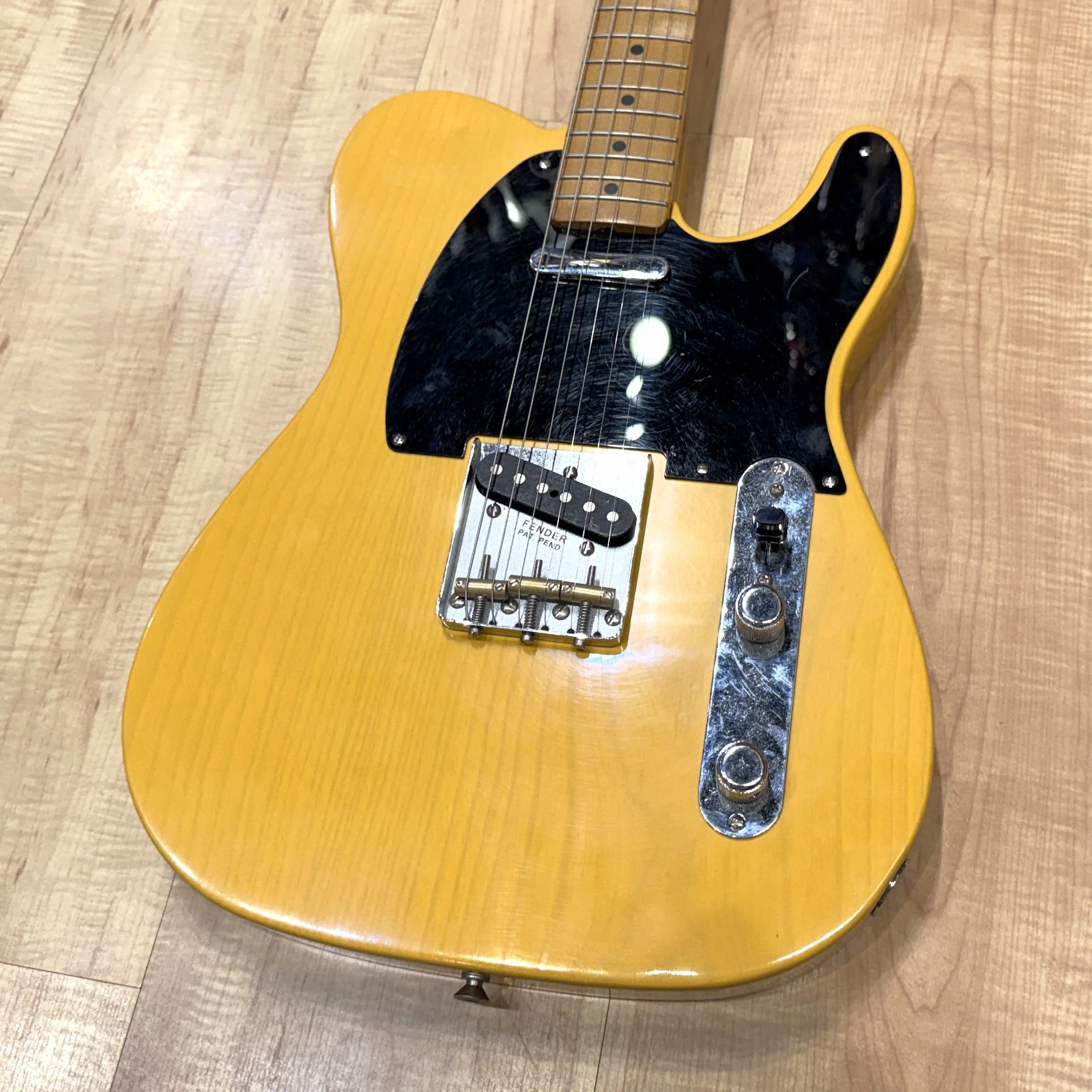 Fender 75th Anniversary Vintera Road Worn 1951 Telecaster (Butterscotch Blonde)