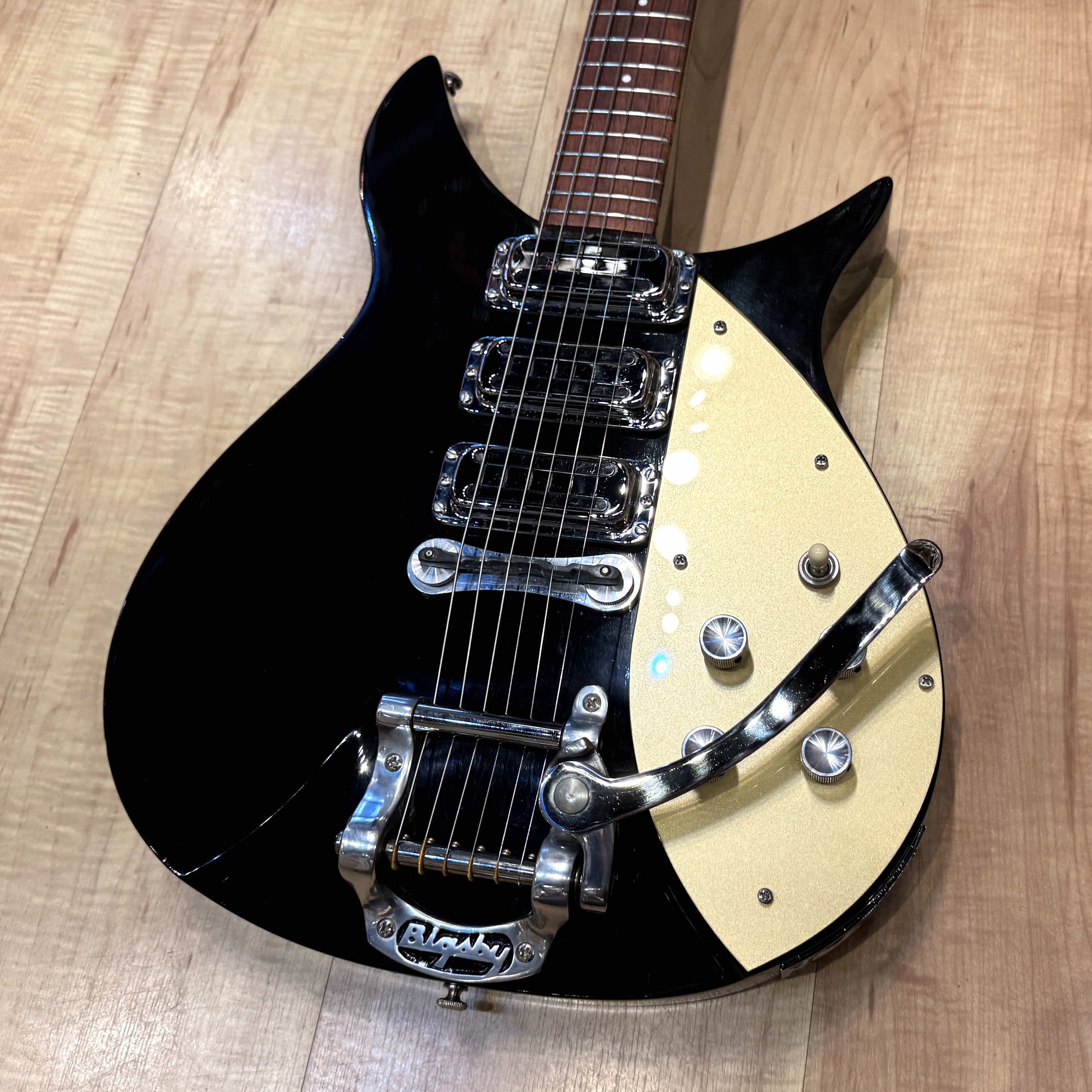 Rickenbacker 325C58 with John Lennon mod (JetGlo) - Used 2002