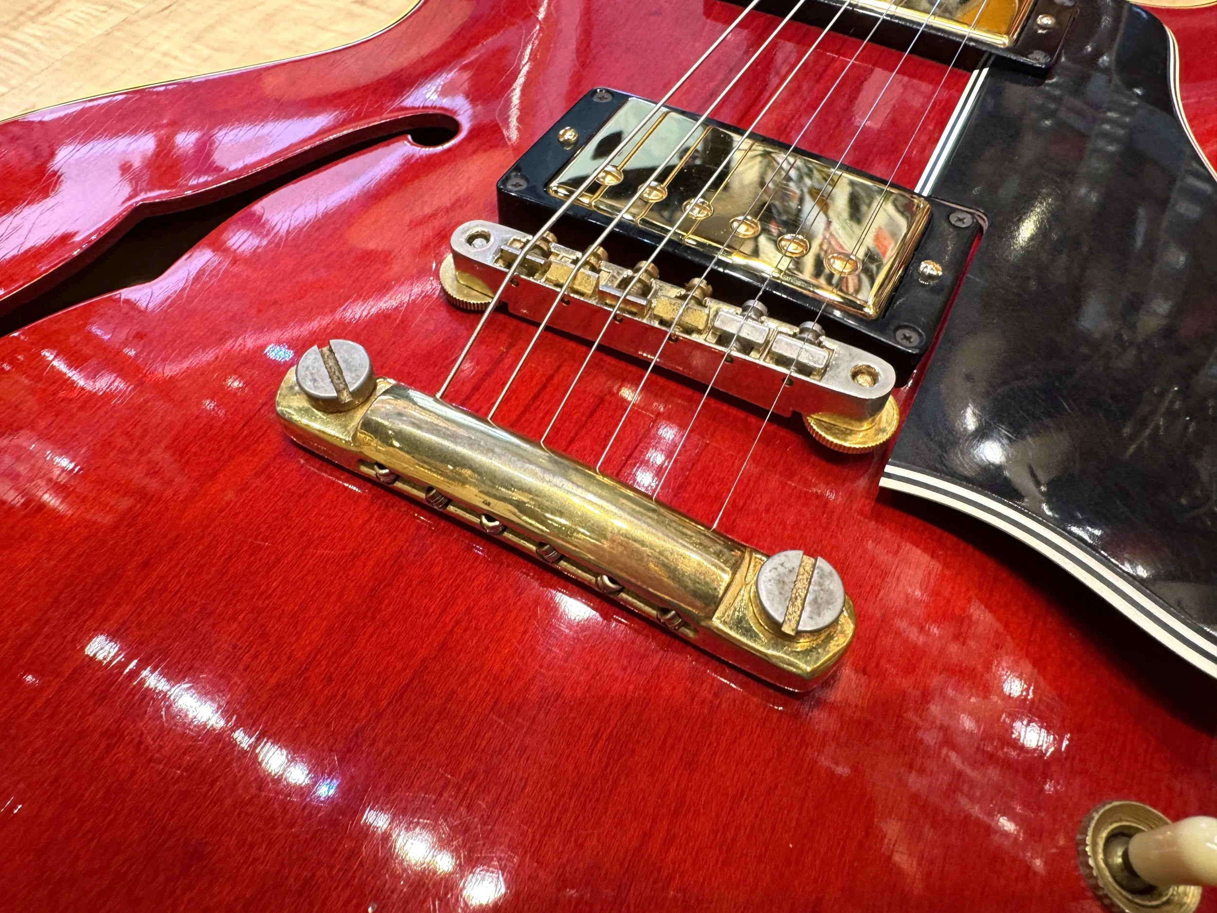 Tailpiece of the Gibson ES-345TD Thinline Semi-Hollow Electric Archtop Guitar - Vintage 1960