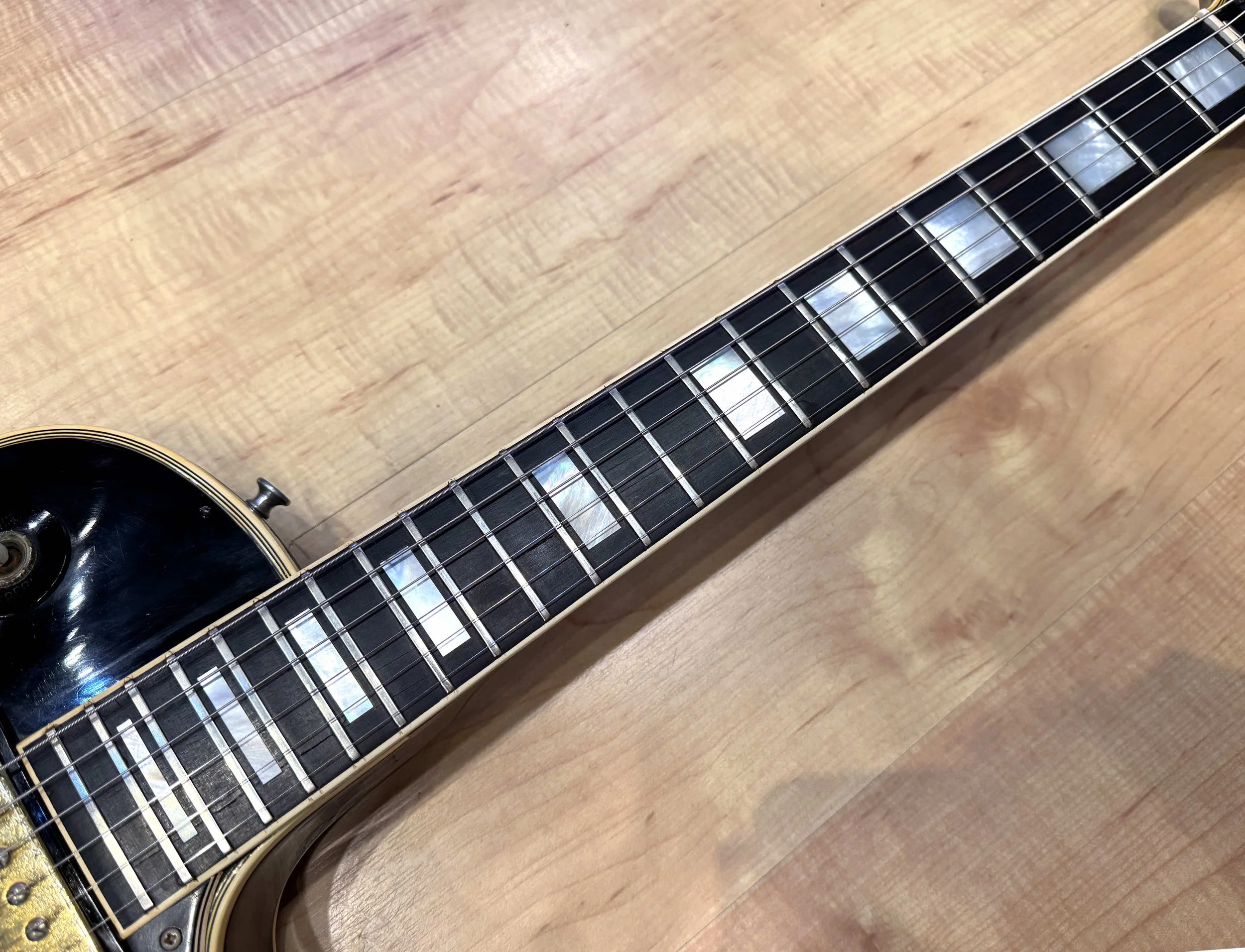Fingerboard of the Vintage 1971 Gibson Les Paul Custom Black Beauty ‘Fretless Wonder’
