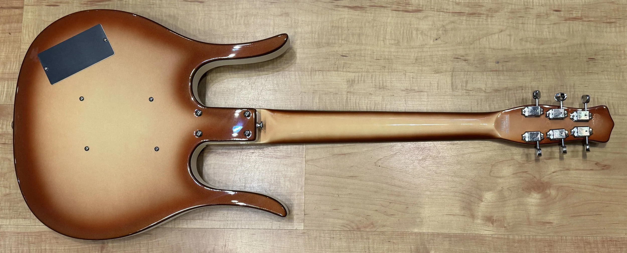 Back of the Danelectro Longhorn Guitar in Copper Burst