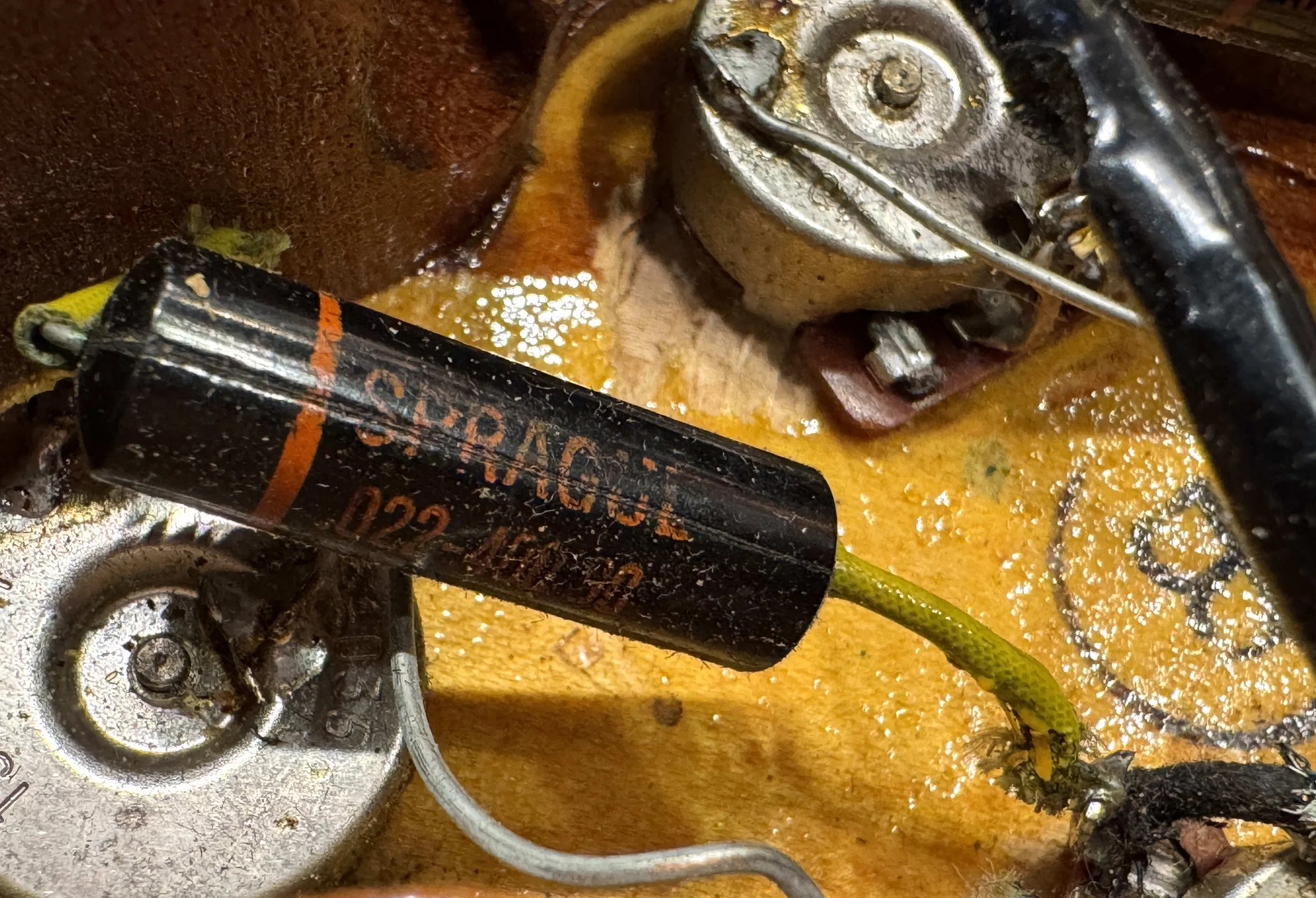Tone cap of the Gibson Les Paul Standard Gold Top - Vintage 1969