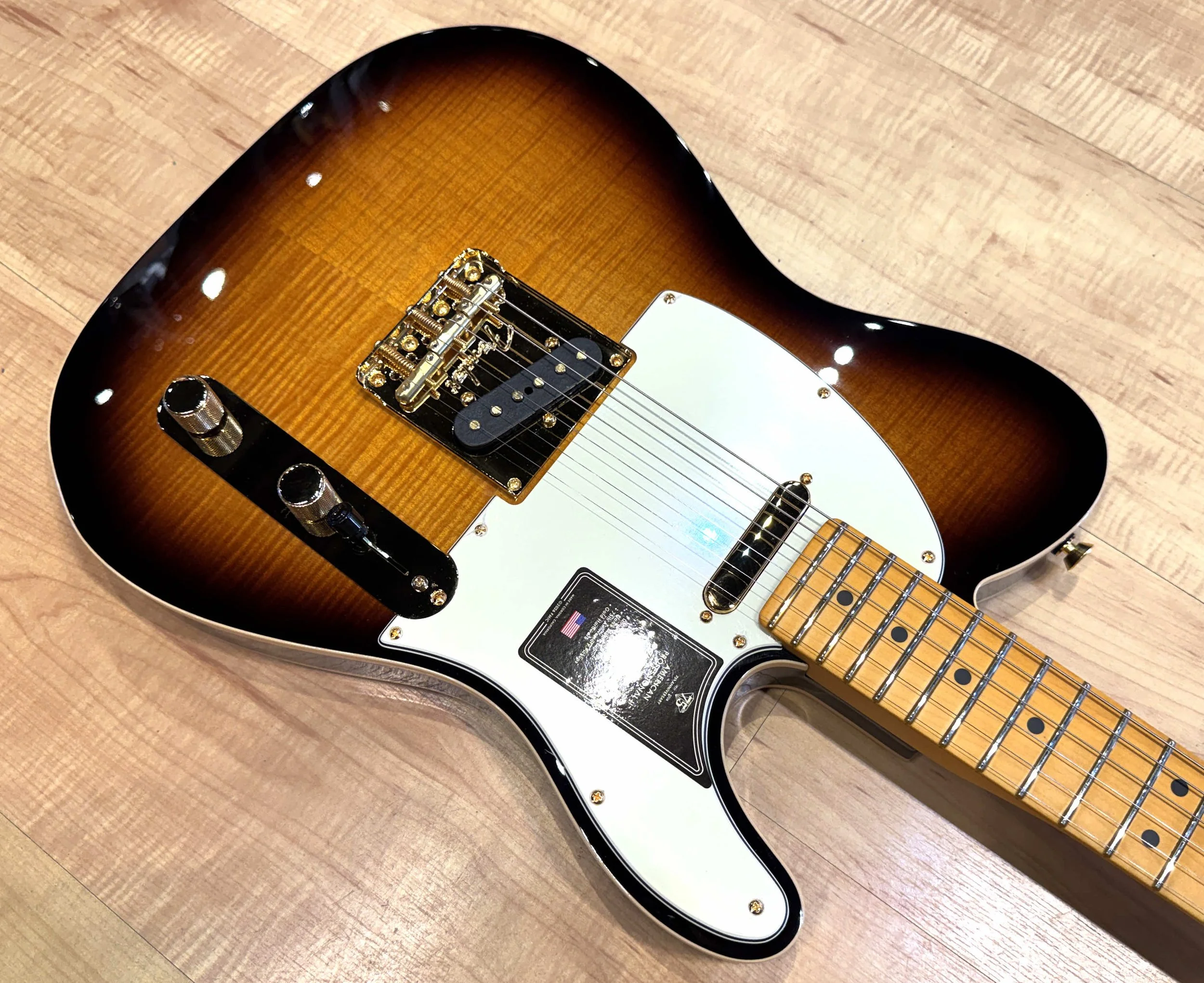 Side of the Fender 75th Anniversary American Professional Custom Telecaster Flametop In 2-Color Sunburst