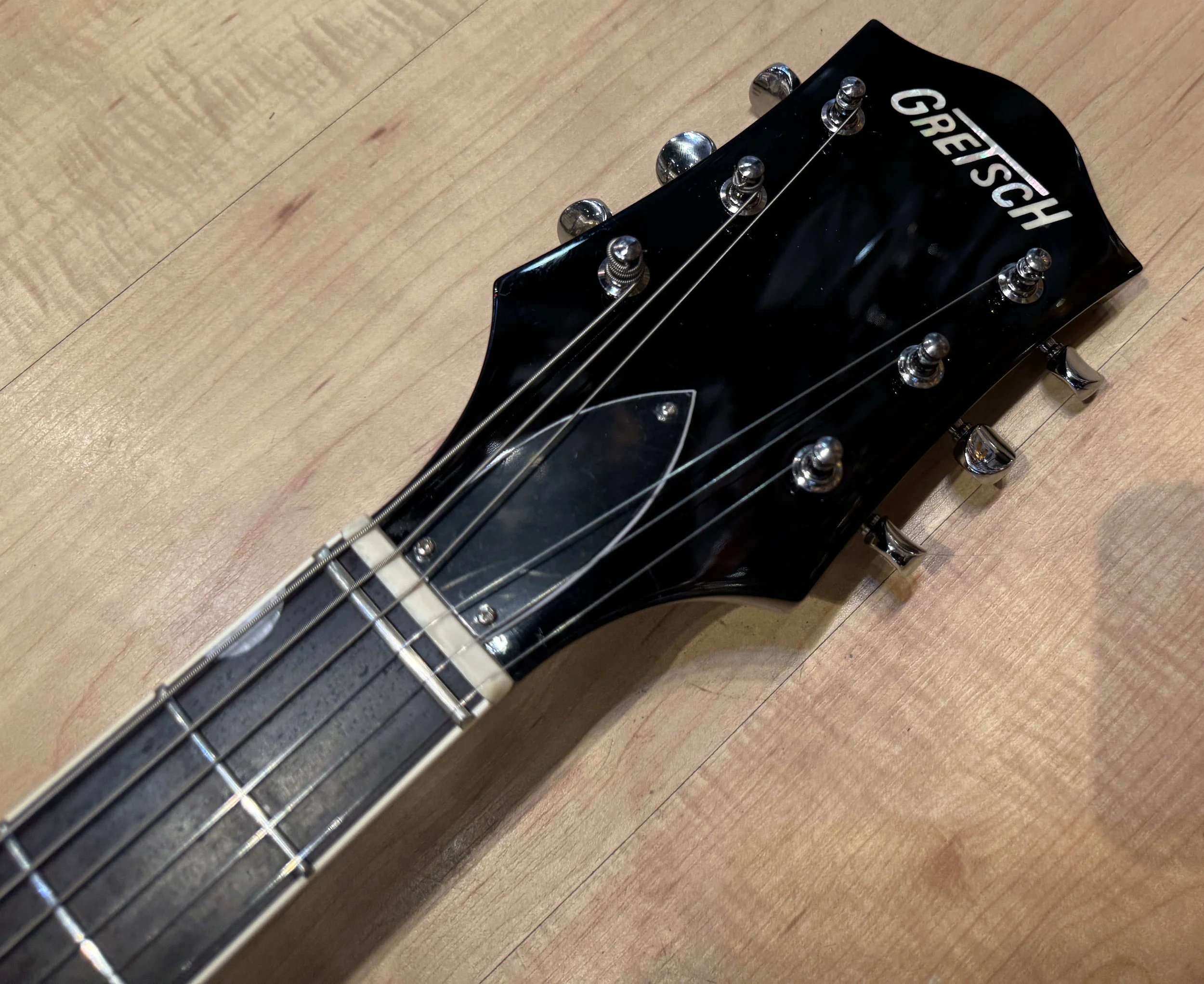 Headstock of the Gretsch 6119-62HT Tennessean Semi-Hollow Electric Guitar- Used 2001