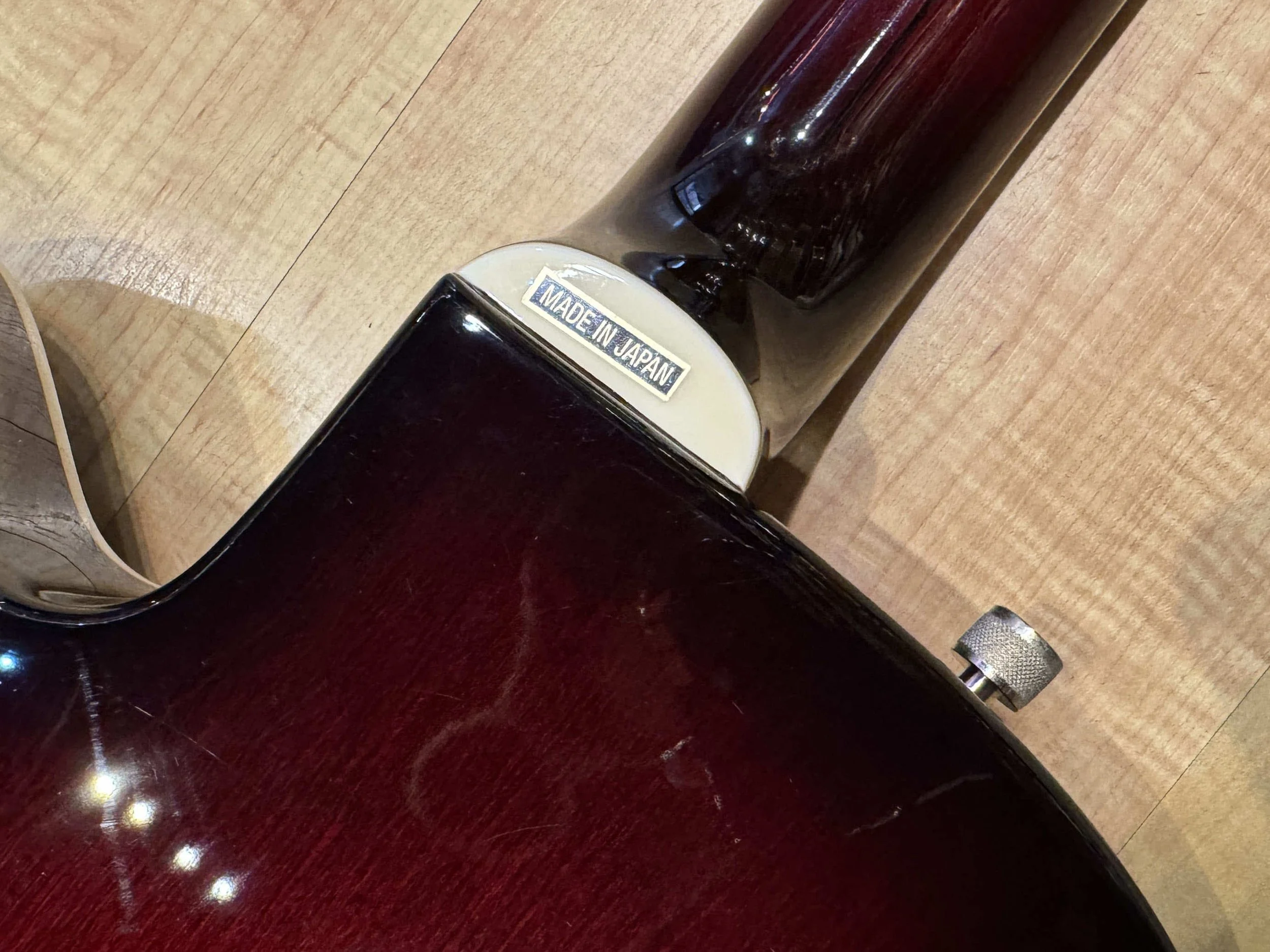Neck joint of the Gretsch 6119-62HT Tennessean Semi-Hollow Electric Guitar- Used 2001