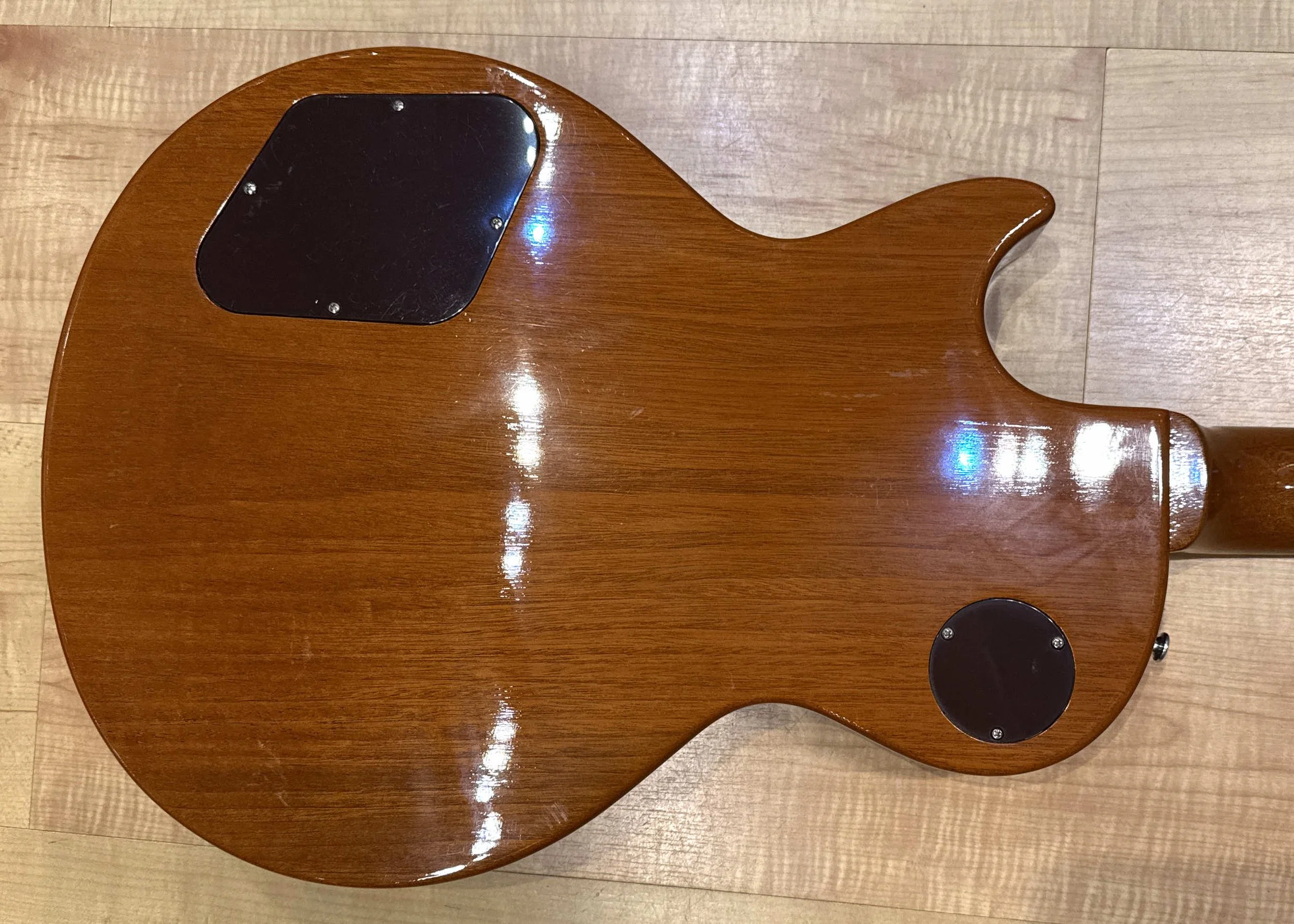 Back of the Front of the Used 2004 Gibson Custom Shop Historic Les Paul ‘57 Goldtop