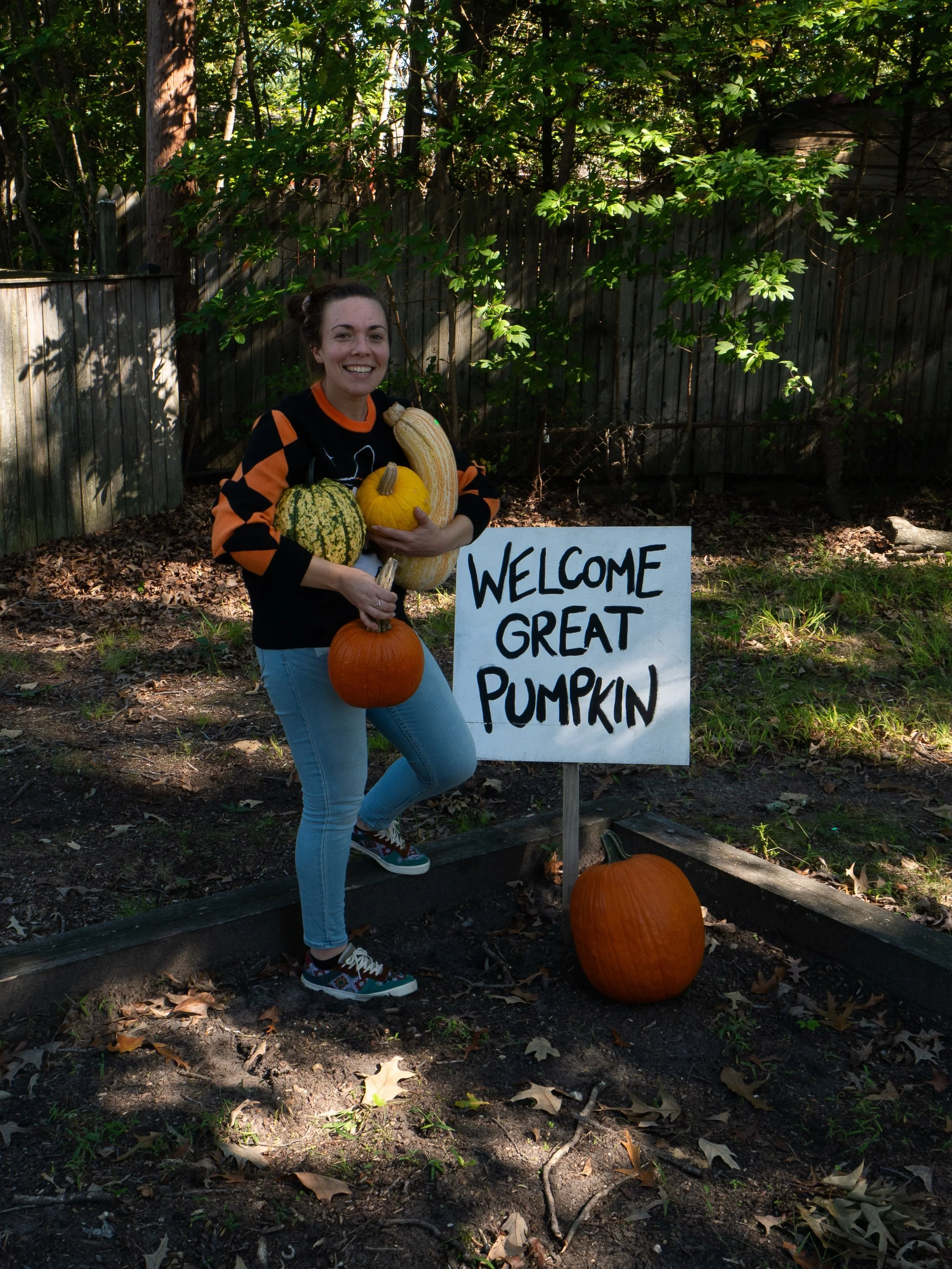 Happy October! 🍂🧡🎃 time to hug all the pumpkins