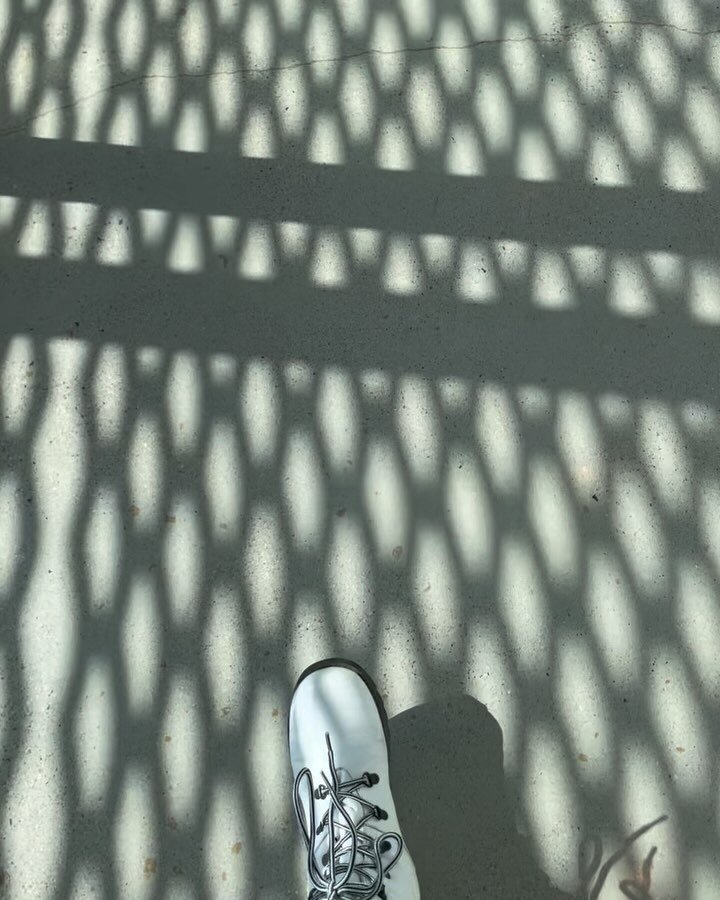 The tour of Most Beautiful Gallery Spaces in the Nation continues with the @remaimodern in Saskatchewan. 👀
The shoelace shadows in this video are everything. 😂