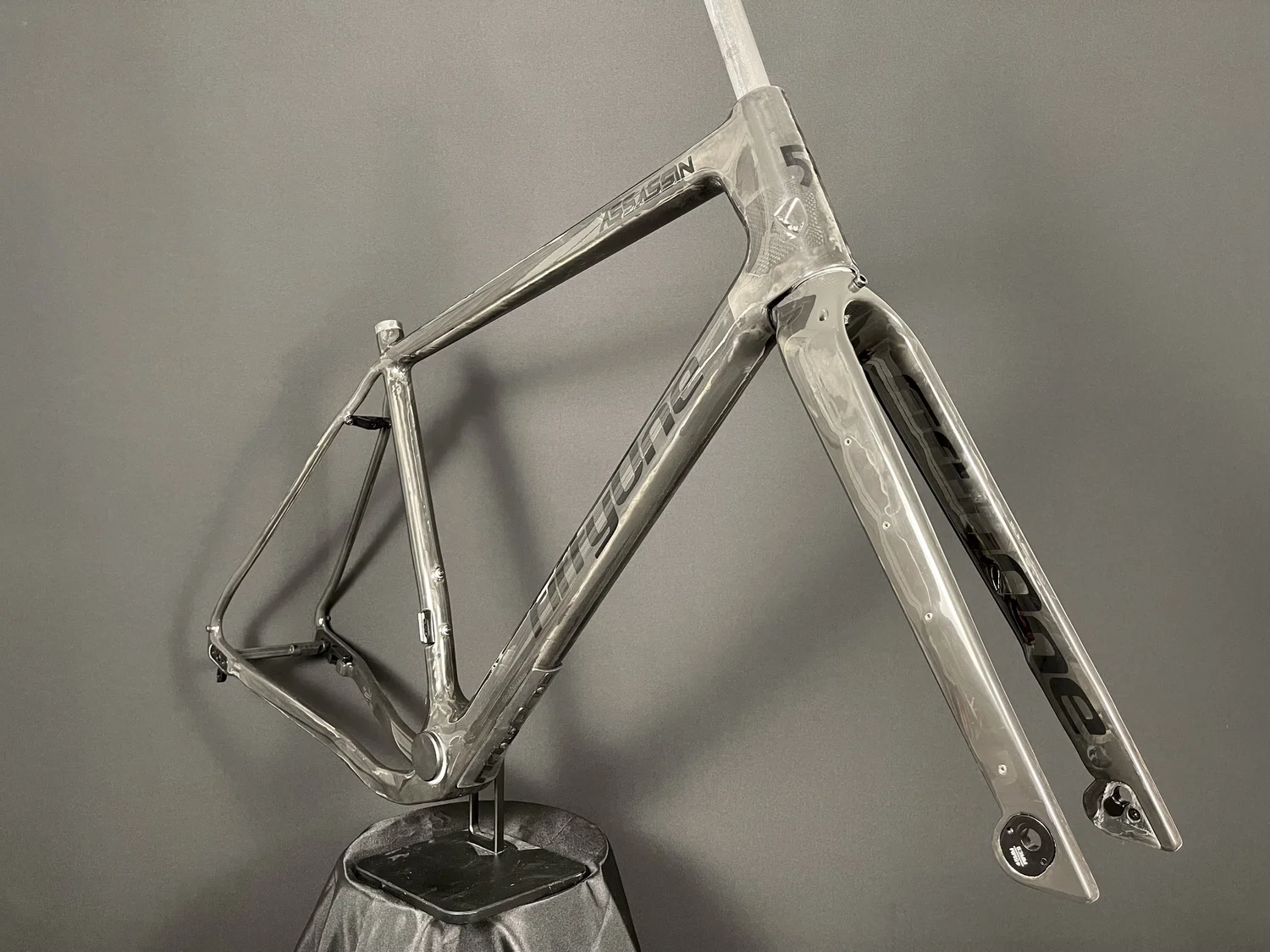 FiftyOne Assassin Ready to Paint Frameset — Pro Bike Design