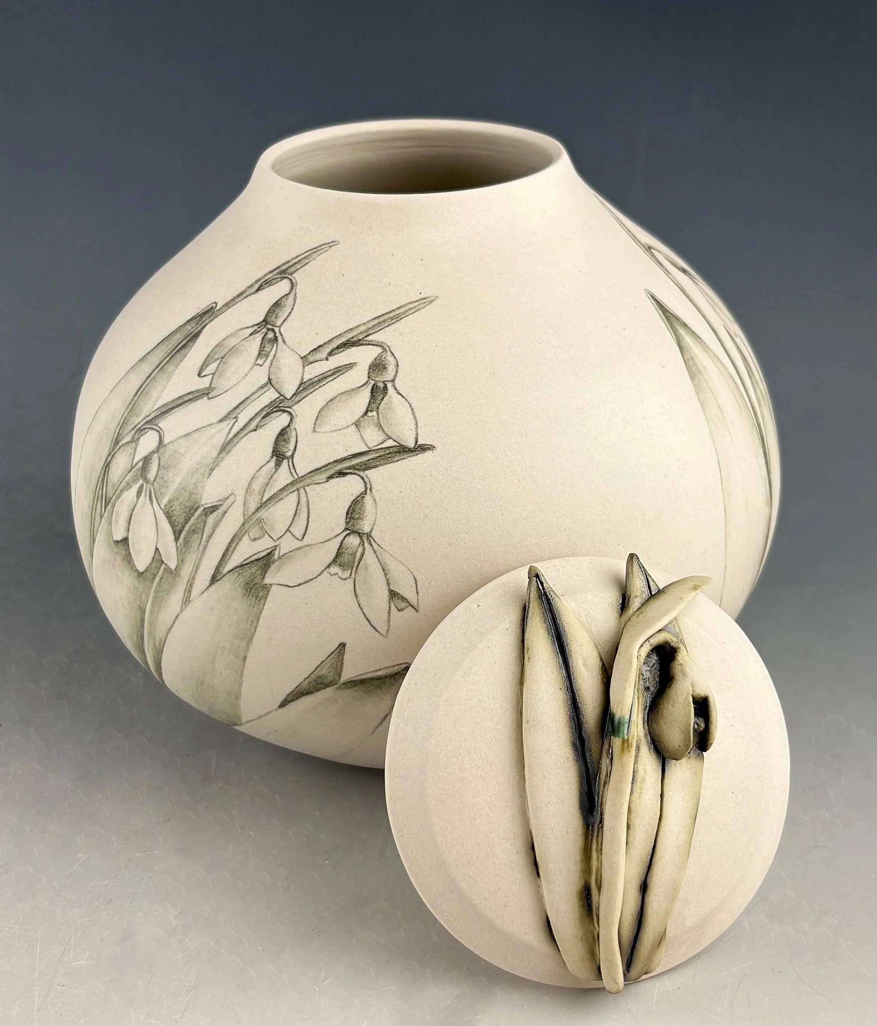 Snowdrop jar 5839.jpg