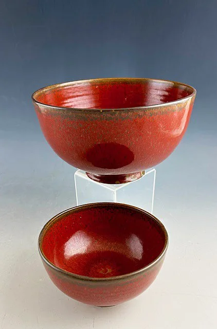 Large and small red bowls 3278.jpg