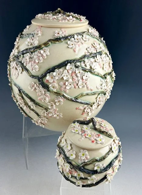 Colorful urn 4352.jpg