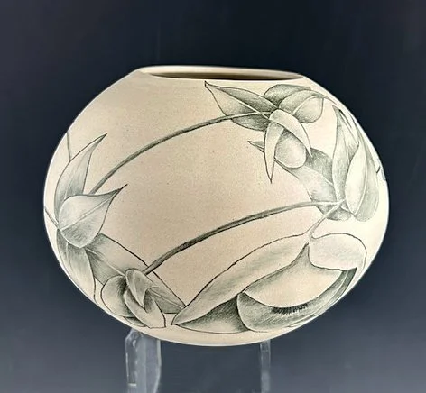 Hellebore one side 5114.jpg