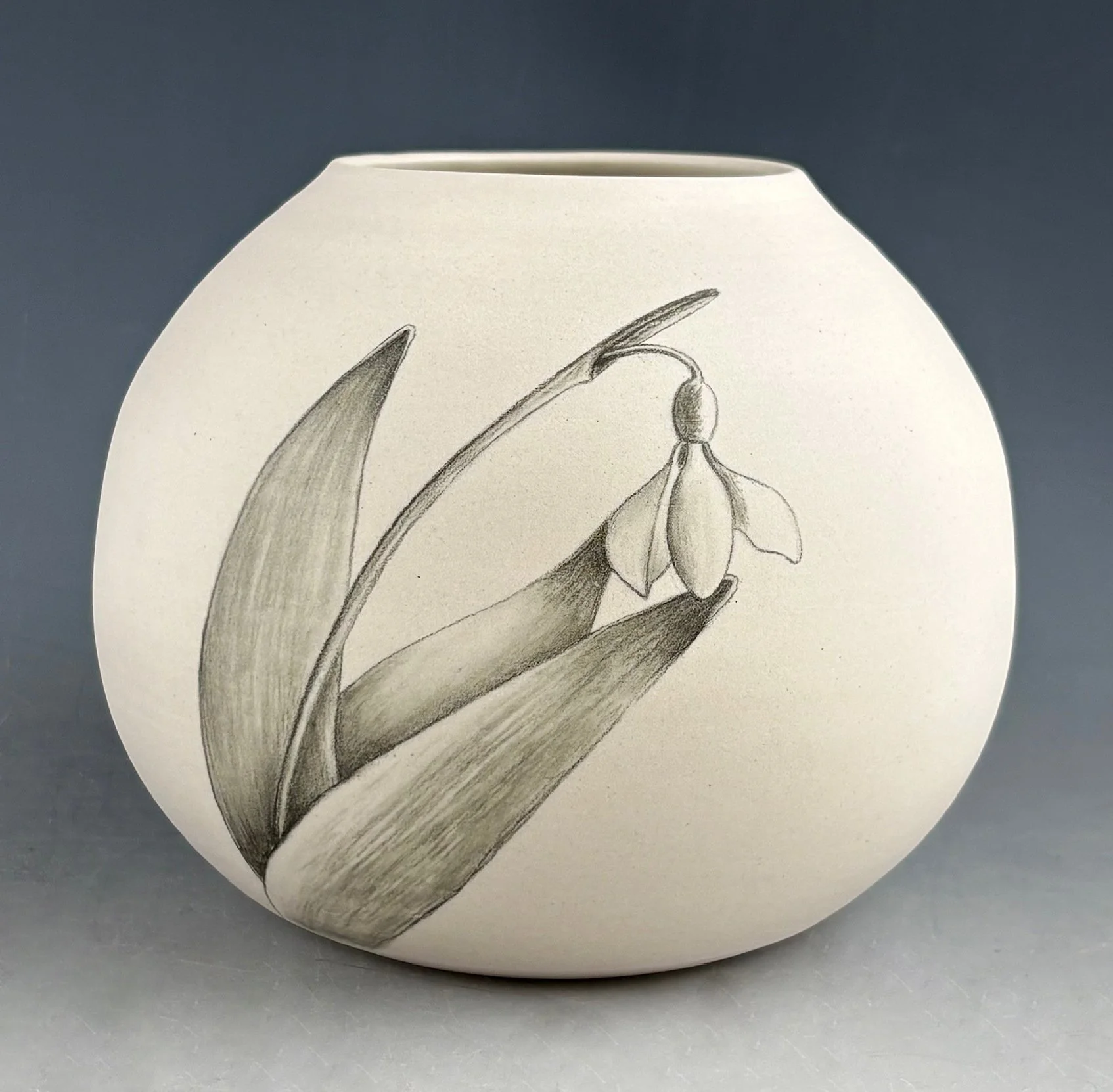 Snowdrop vase 5834.jpg