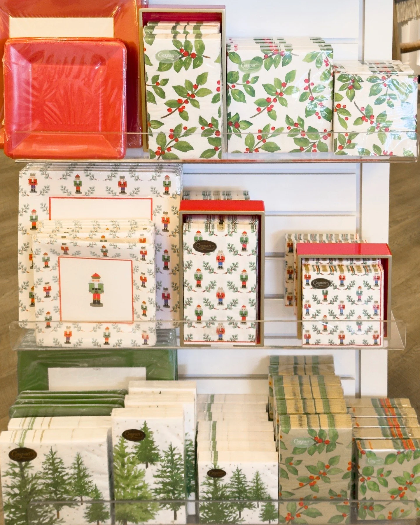 The menu matters - but so does the table. 😉
Christmas crackers, napkins, plates, and plenty of pretty details waiting for their moment...
Pop in and stock up on your Christmas party essentials 🎄✨

#delawareboutique #christmashosting #holidaytable #