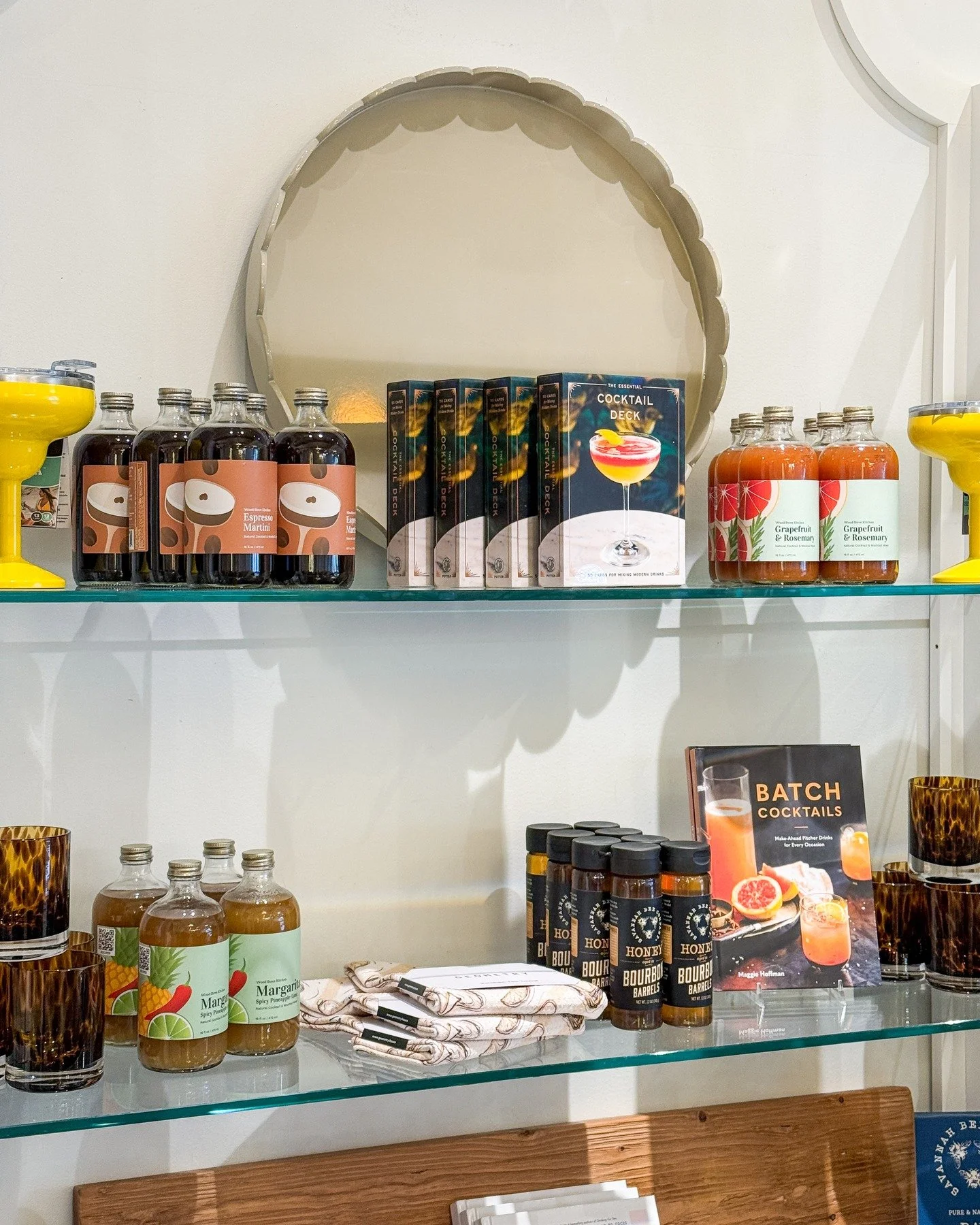 A few things your bar cart will love 🍸
Mixers, cocktail books, and glassware for your next girls&rsquo; night in.
Shop them in store ✨

#BarCartEssentials #CocktailMixers #GirlsNightIn #DelawareBoutique #DelawareStyleInspo