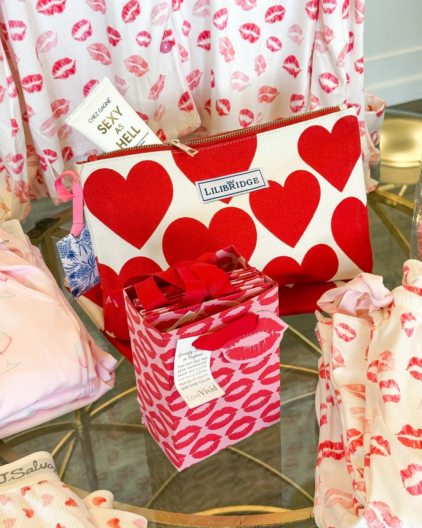 If Valentine&rsquo;s Day snuck up on you, just a little reminder 👋💘
We have plenty of cards and fabulous gifts in store!

#DelawareGiftShop #DelawareGiftsforHer #DelawareGifts #ValentinesDayDelaware #ValentinesDay2026