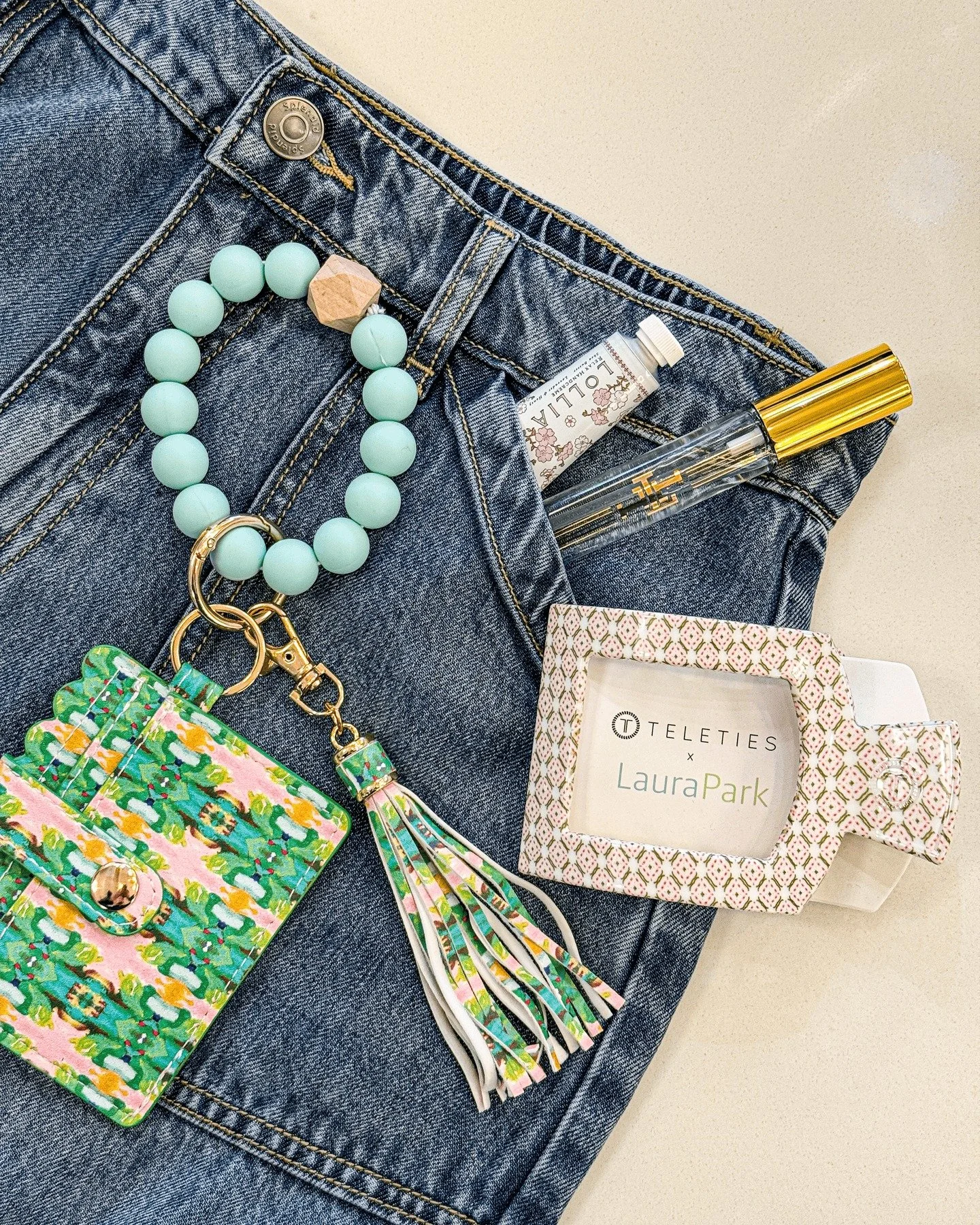Step into spring with the little essentials that make it ✨feel✨ like spring - @lollia_life hand cream, @teleties clips for warmer days, fresh fragrances, and colorful must-haves from @lauraparkdesign. ☀️

Stop by Whimsy and pick up your new everyday 