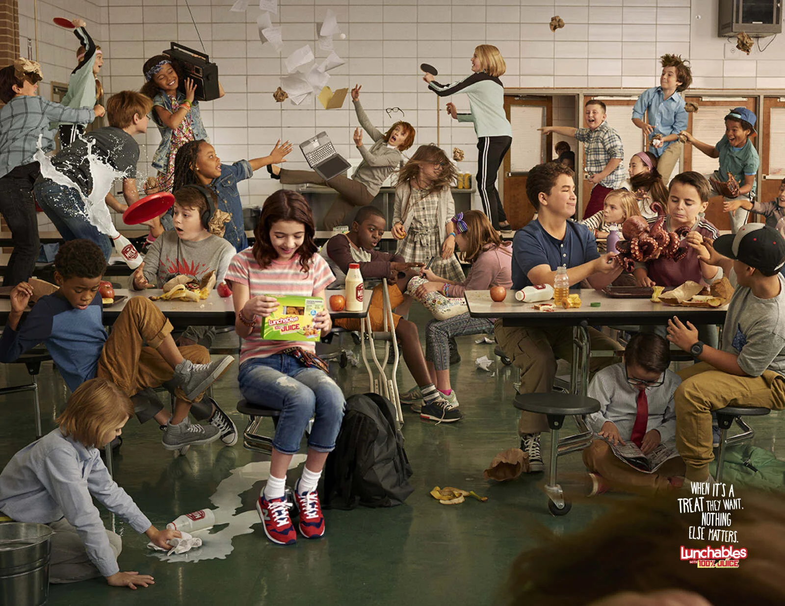 Lunchables_CHAOS_LUNCHROOM_030916_1600_c.jpg