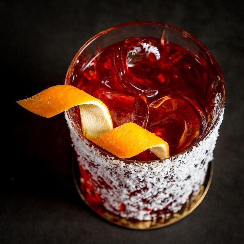 Help your clients kick off their weekend the right way. ⠀
⠀
Visit our website to learn more!⠀
⠀
#cocktails #cocktailkits #drinks #mixology #shoplocal #barbandits #virtualcocktailclass #cheers #homebartending #shopsmall #cocktailgram #mocktails