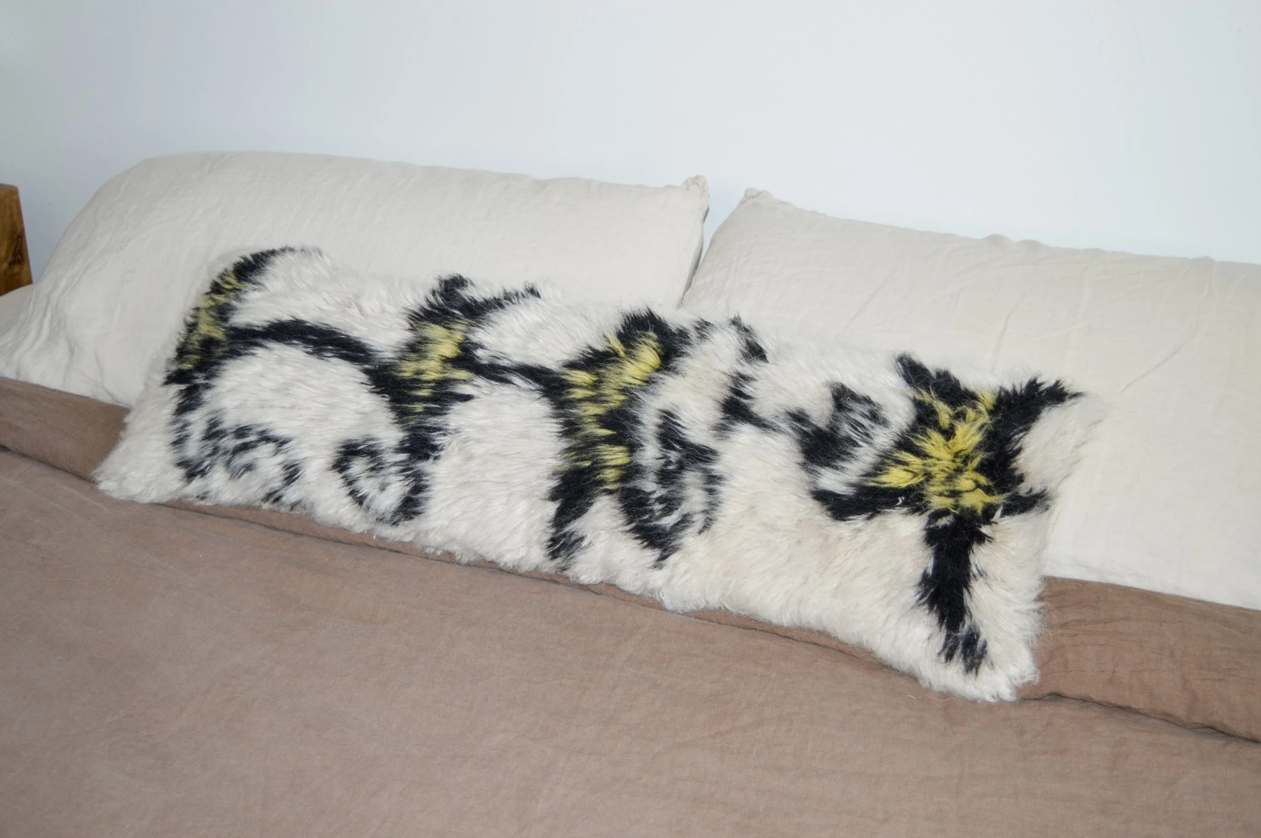 The Swirly Star Lumbar Pillow Cover