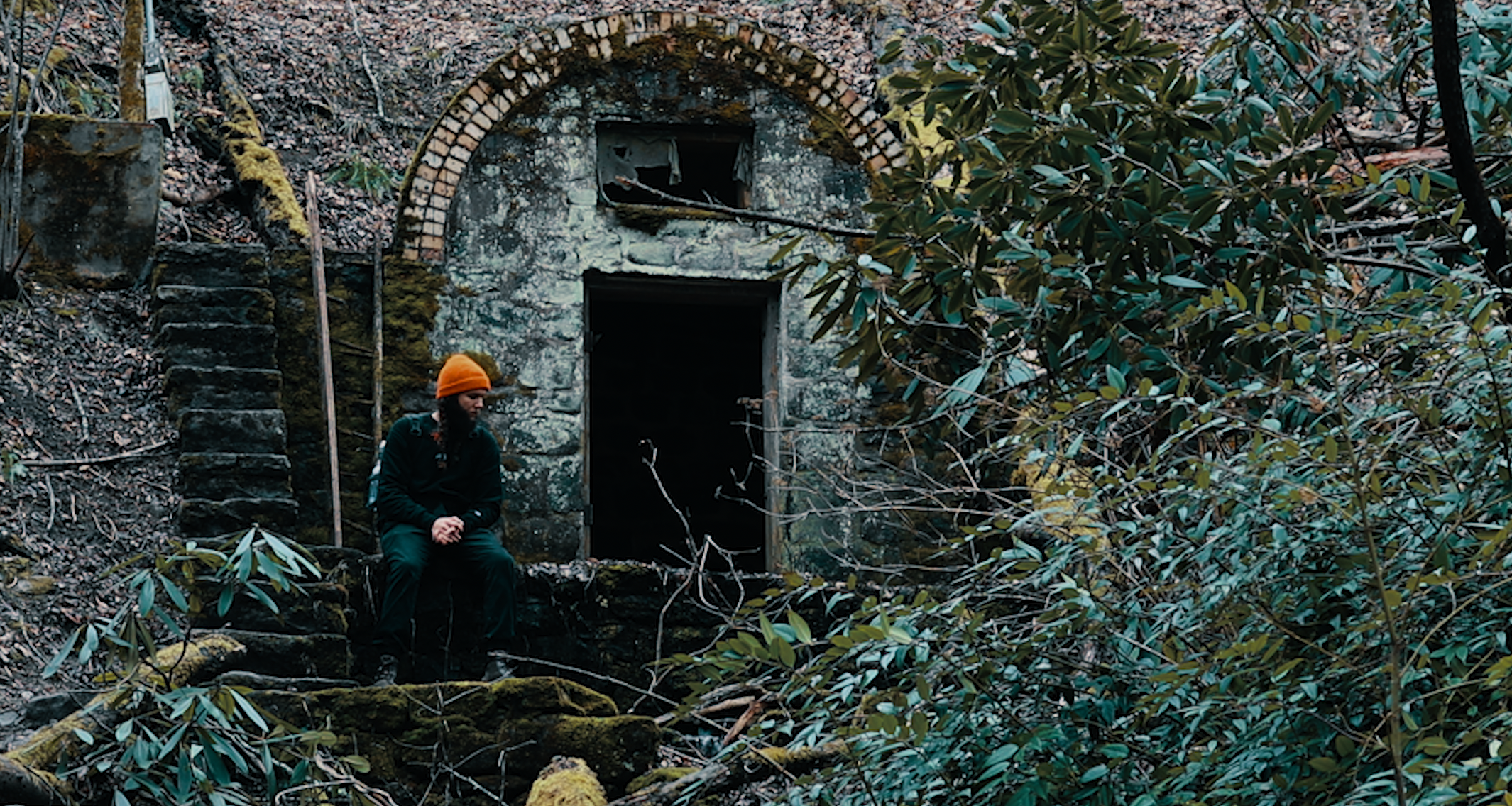 &nbsp;A man named Louis E. Voorheis&nbsp;bought and developed land from 1928 to 1944. He owned 38 acres of land in what is known as the Great Smoky Mountains National Park. Voorheis wanted this area to be a mountain retreat to get away from crowds o…