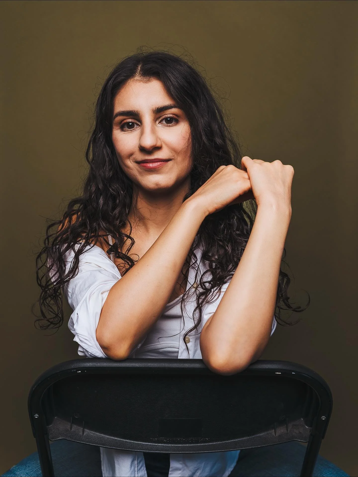 Ladies and gentlemen, the beautiful @kianamoattari 👏👏👏
This was such a fun 2 look studio shoot- Kiana is a joy to be around and work with! 🩰🤩

📸 Books are now open for December- let&rsquo;s shoot together and end the year on a high note 💕