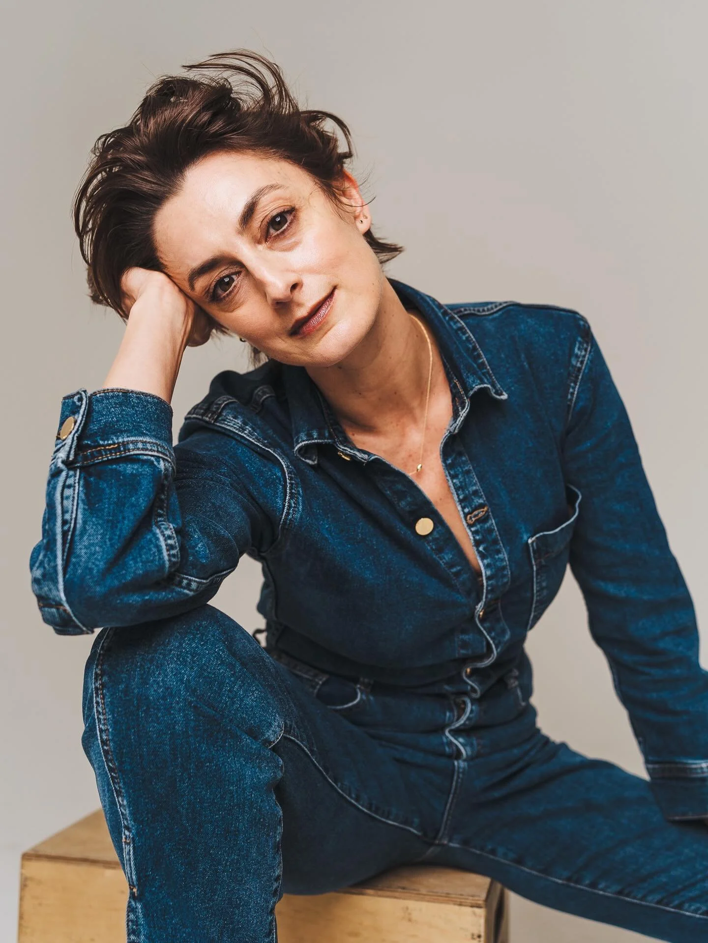 These colors, these outfits, this whole VIBE! 😍 Emily killed it on this shoot! More of this in 2026 please 🤩💕📸 

Now booking January! Link in bio to book ✨