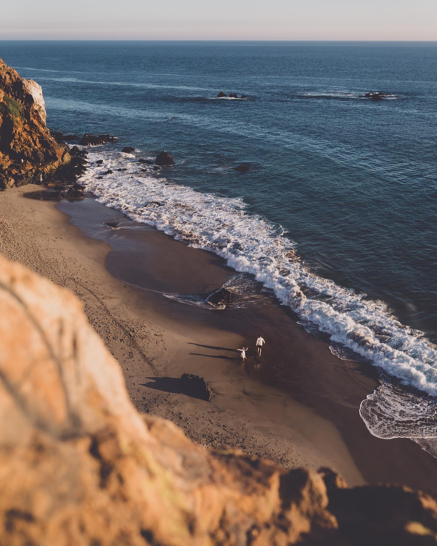 California coast appreciation post because I just can&rsquo;t get her off my mind today.

The forever-unreal #Malibu. November 2019.

Swipe and take a hearty, deep breath 🌊