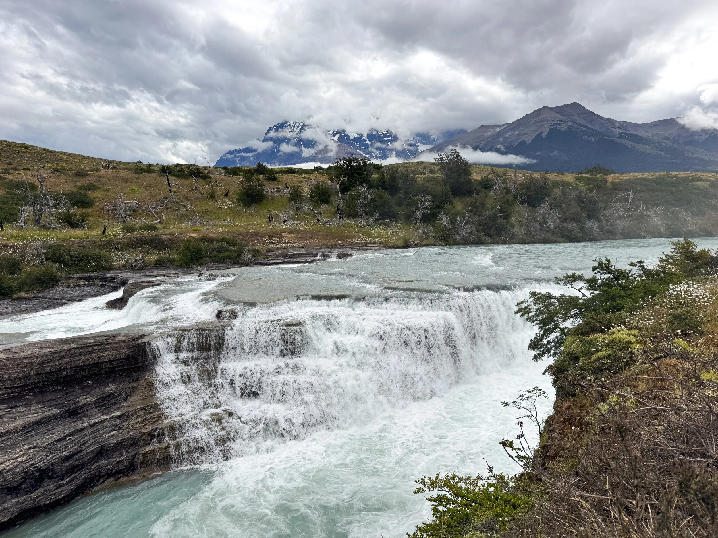 Cascada_Rio_Paine_02.jpg
