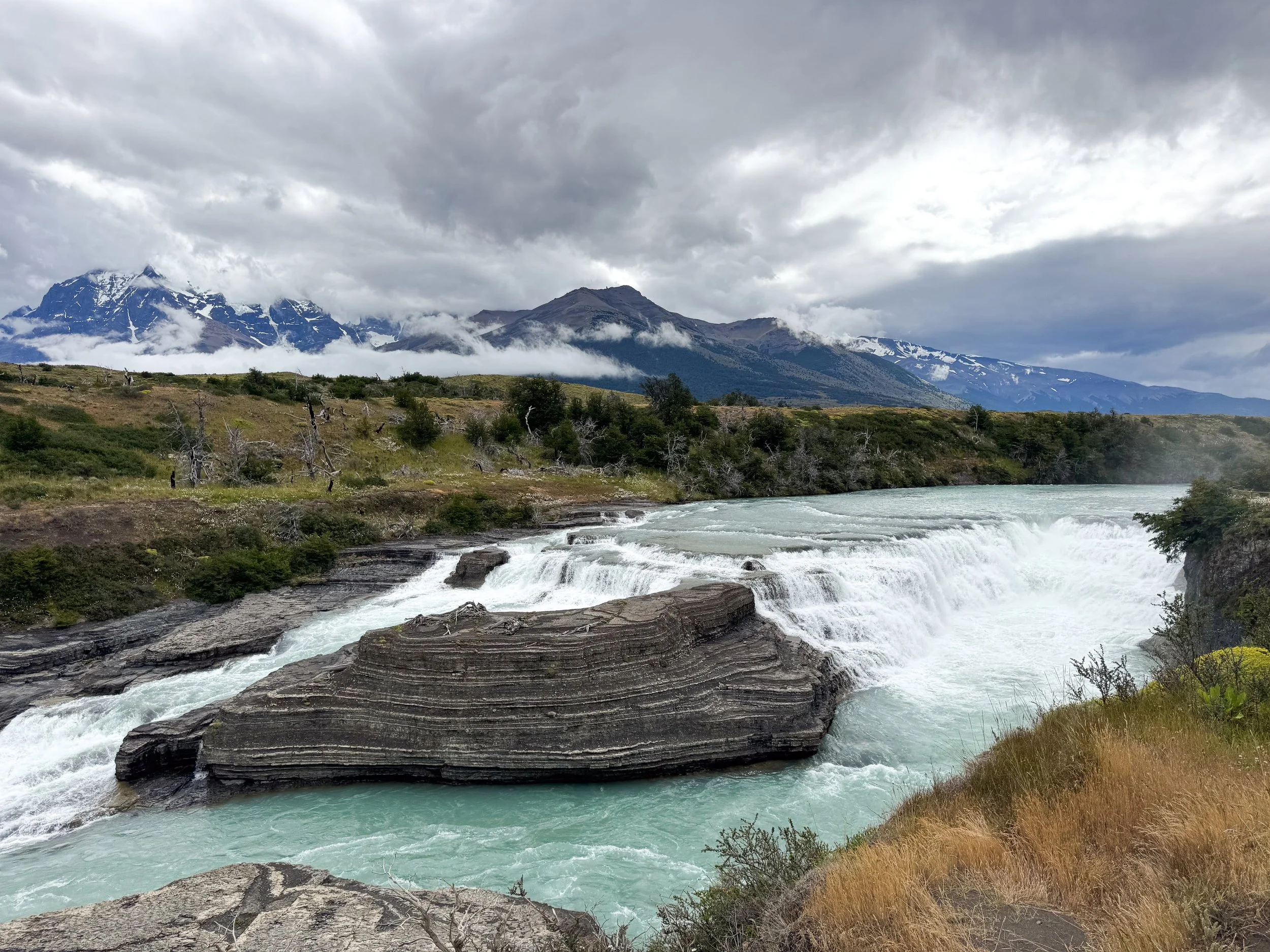 Cascada_Rio_Paine_01.jpg