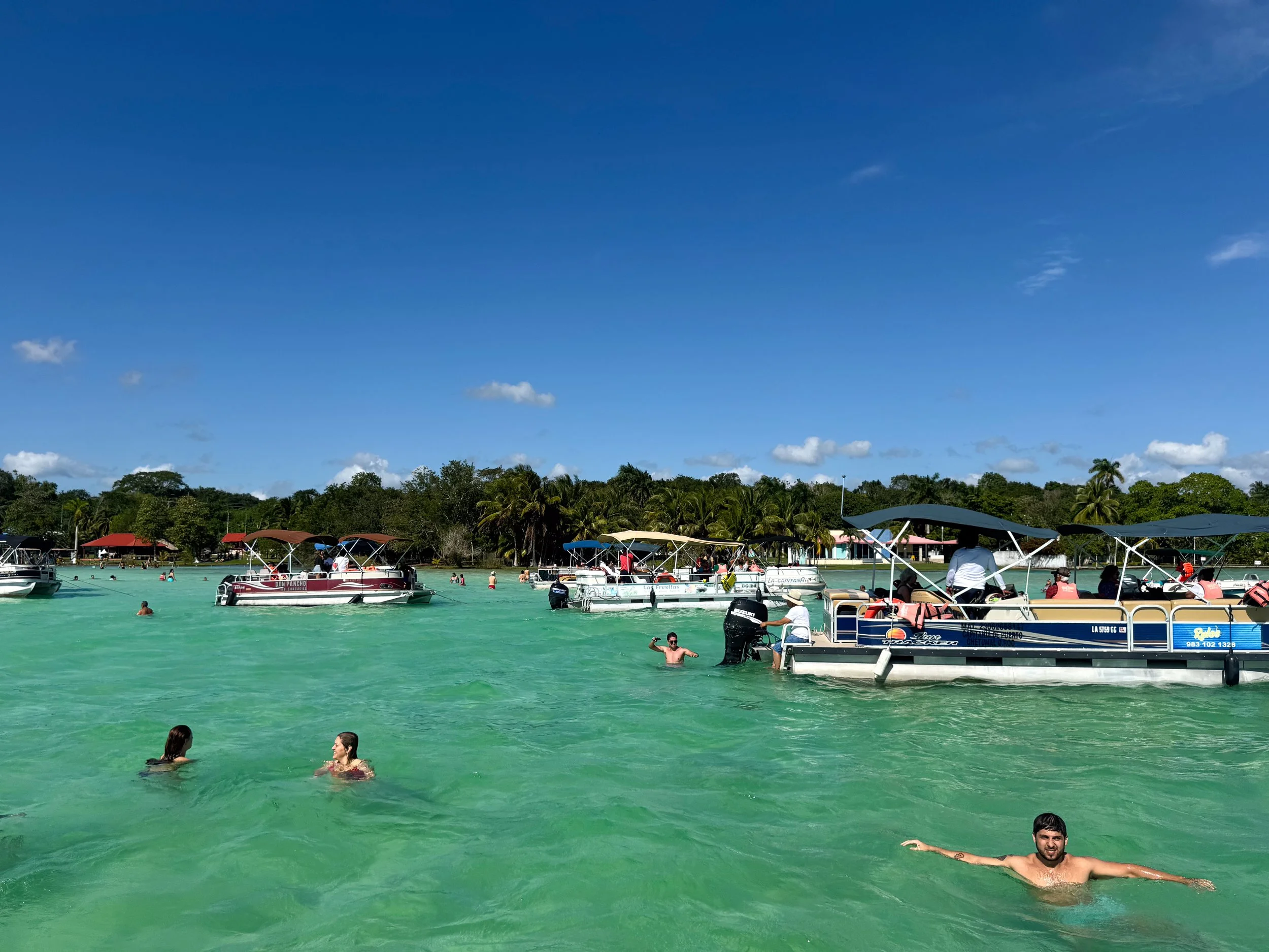 Bacalar_Lagoon_02.jpg