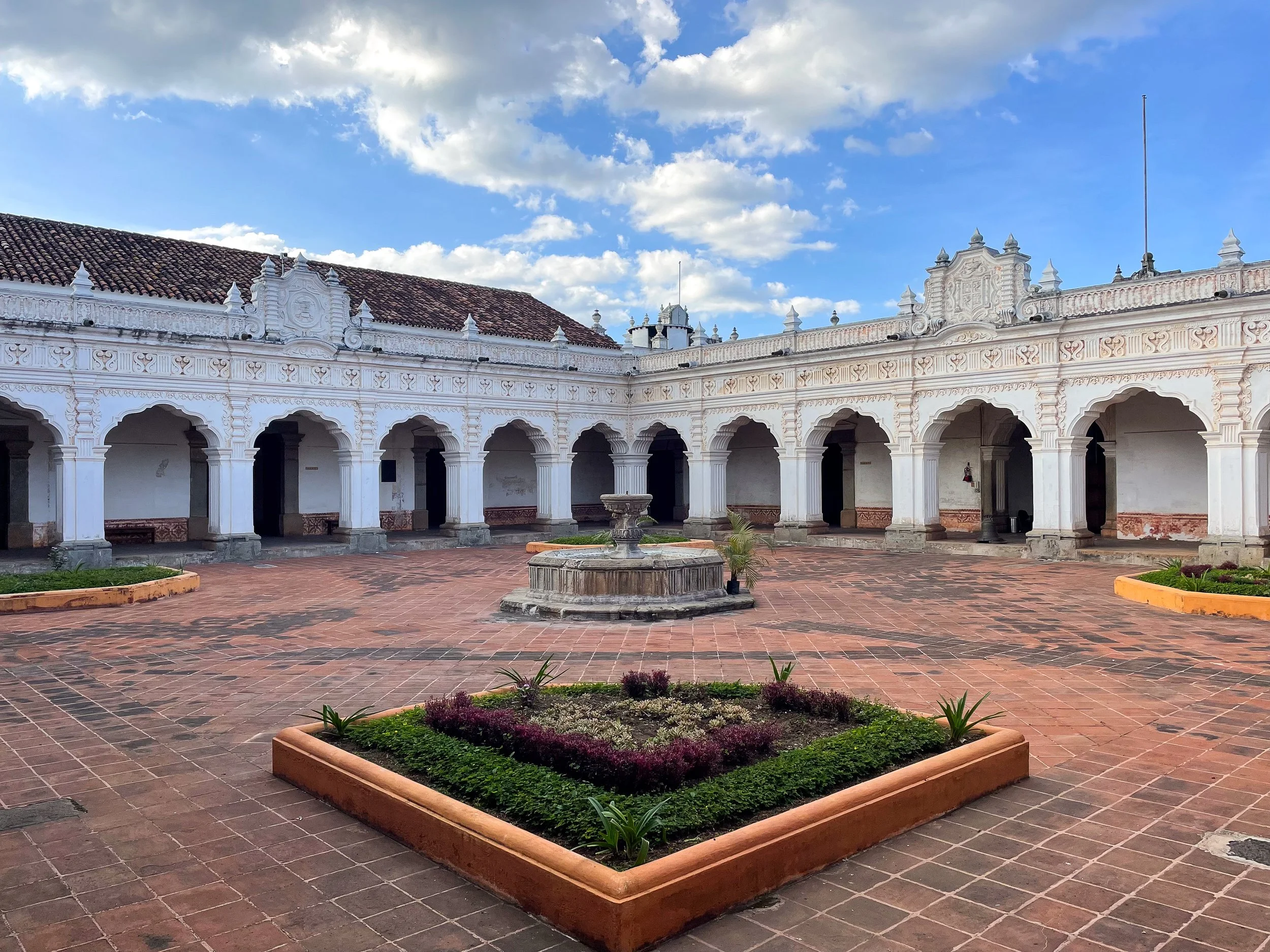 Museo_de_Arte_Colonial_02.jpg