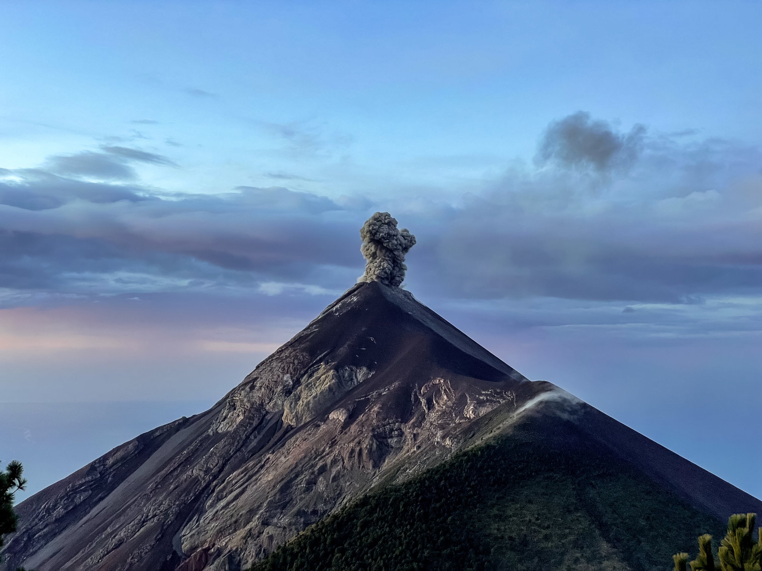 Volcan_de_Fuego_07.jpg