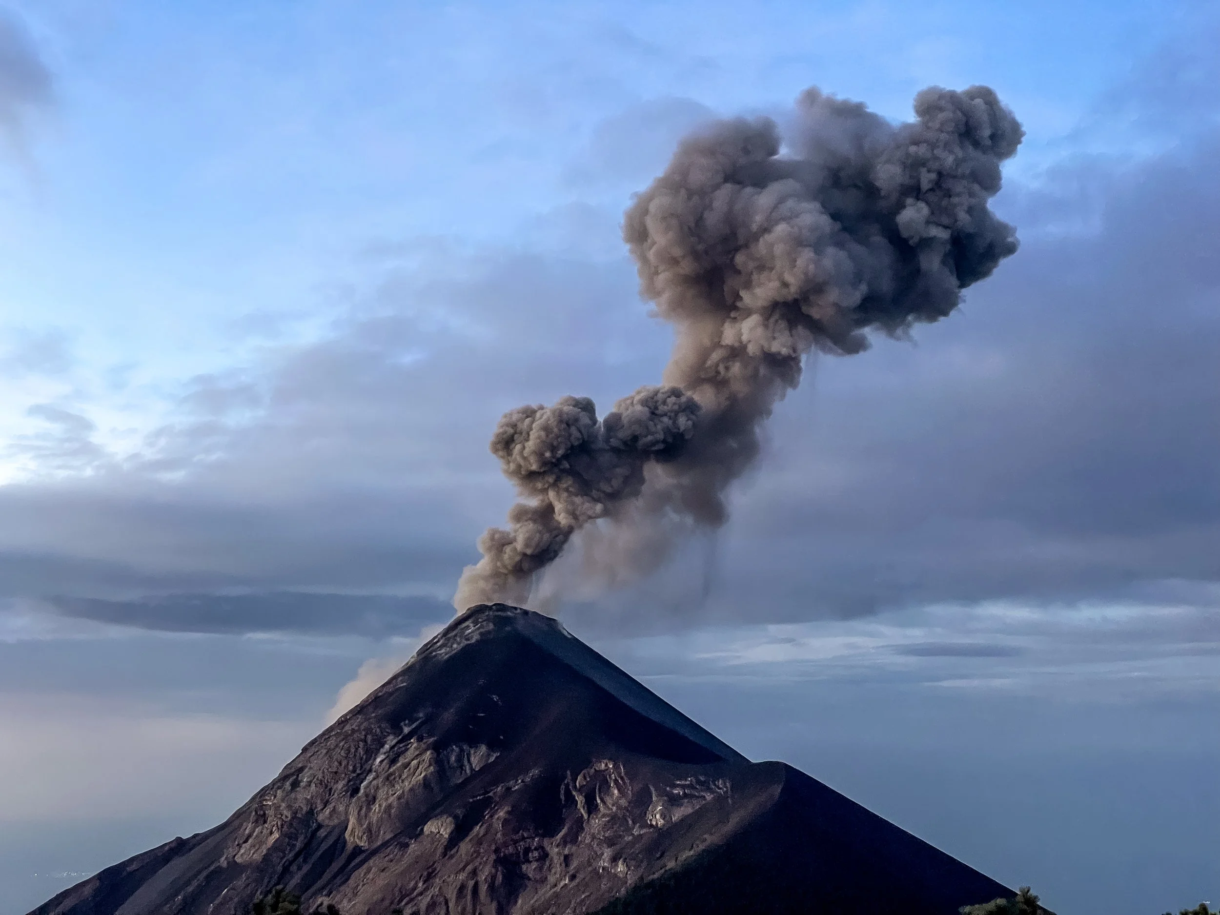 Volcan_de_Fuego_11.jpg