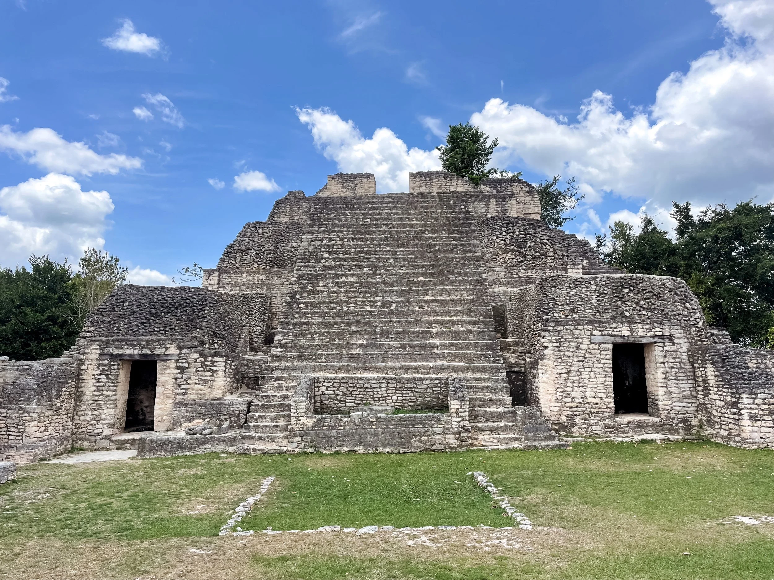 Caracol_Mayan_Ruins_04.jpg