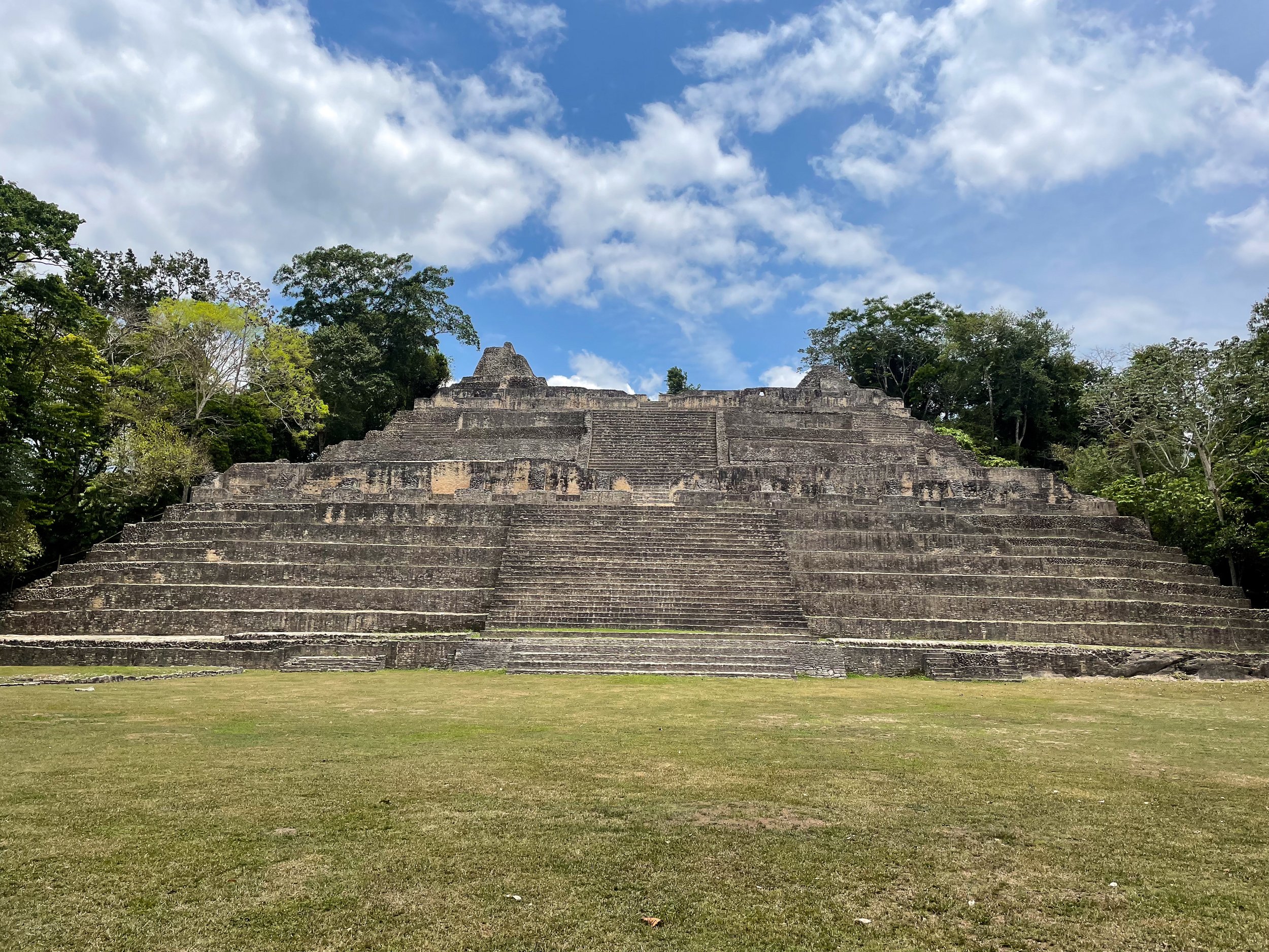 Caracol_Mayan_Ruins_01.jpg
