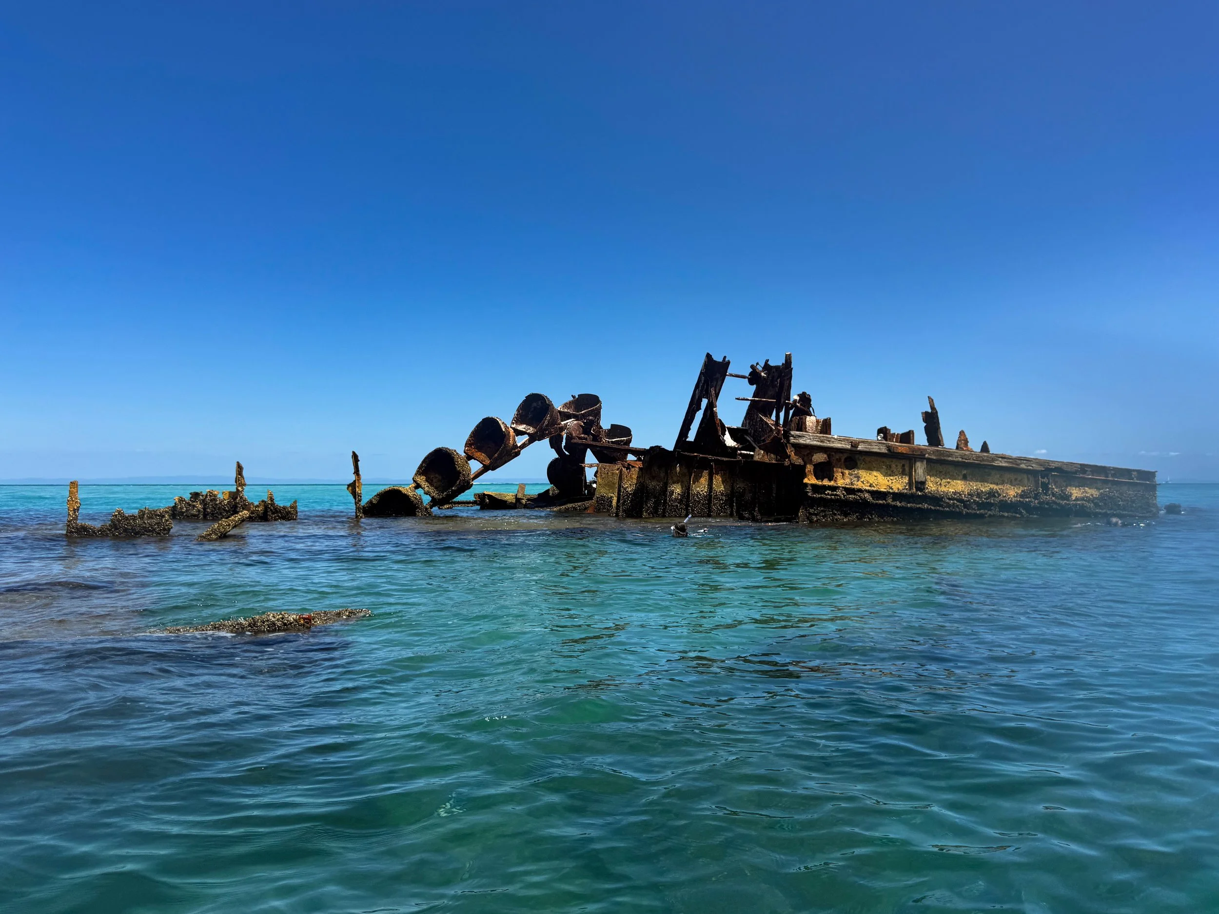 Tangalooma_Wrecks_04.jpg
