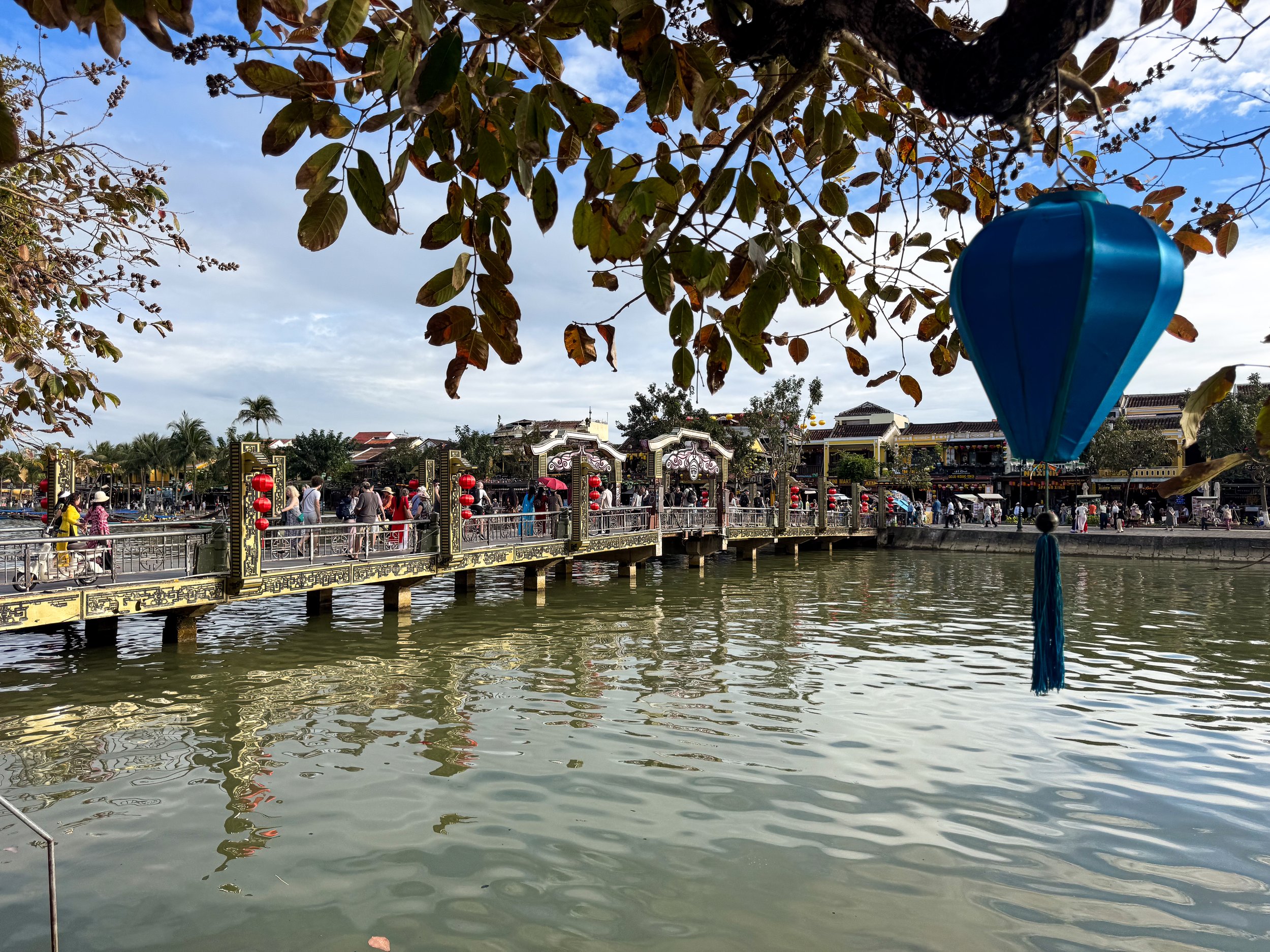 Hoi_An_ Ancient_Town_Waterfront_02.jpg