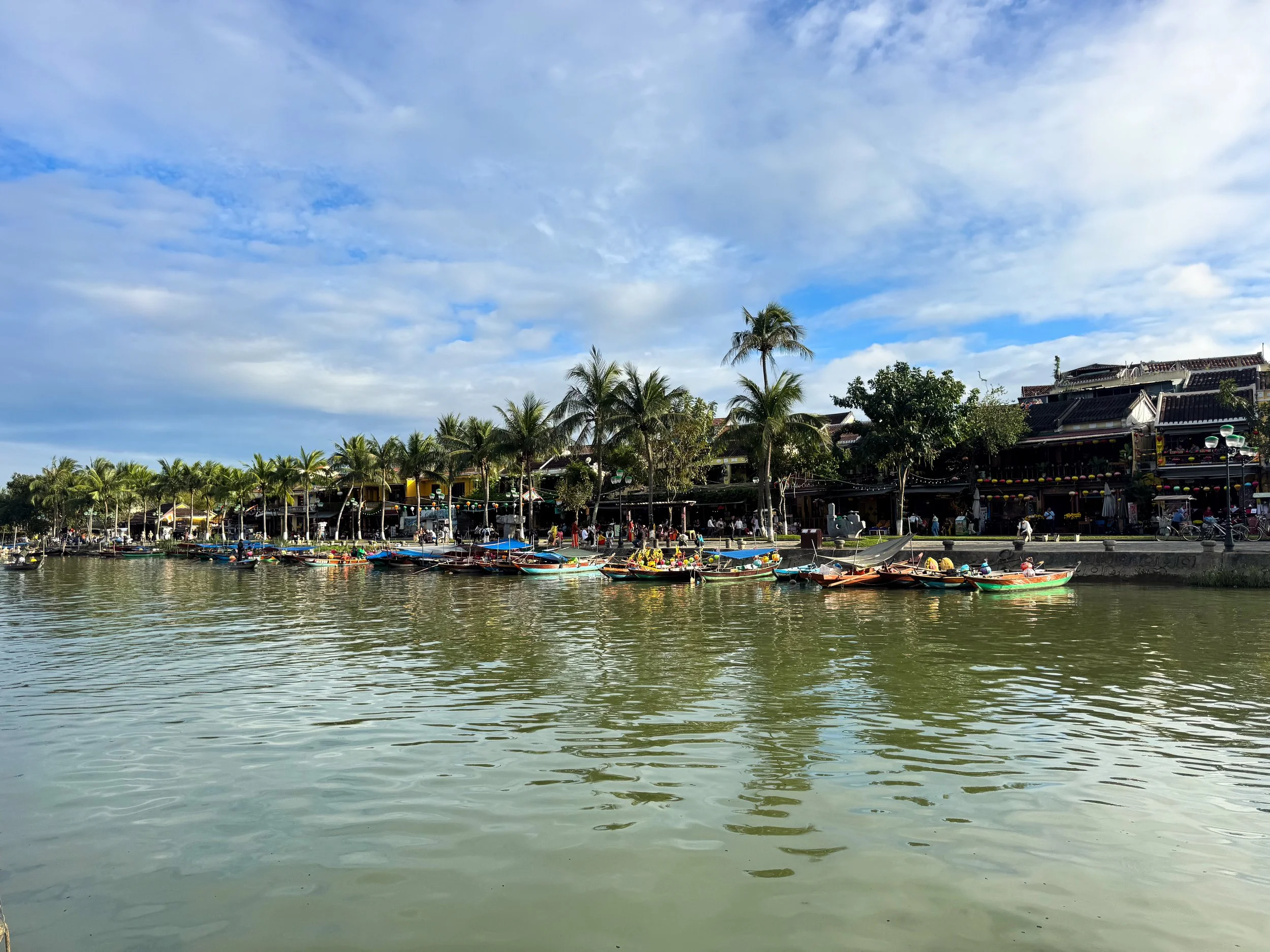 Hoi_An_ Ancient_Town_Waterfront_04.jpg