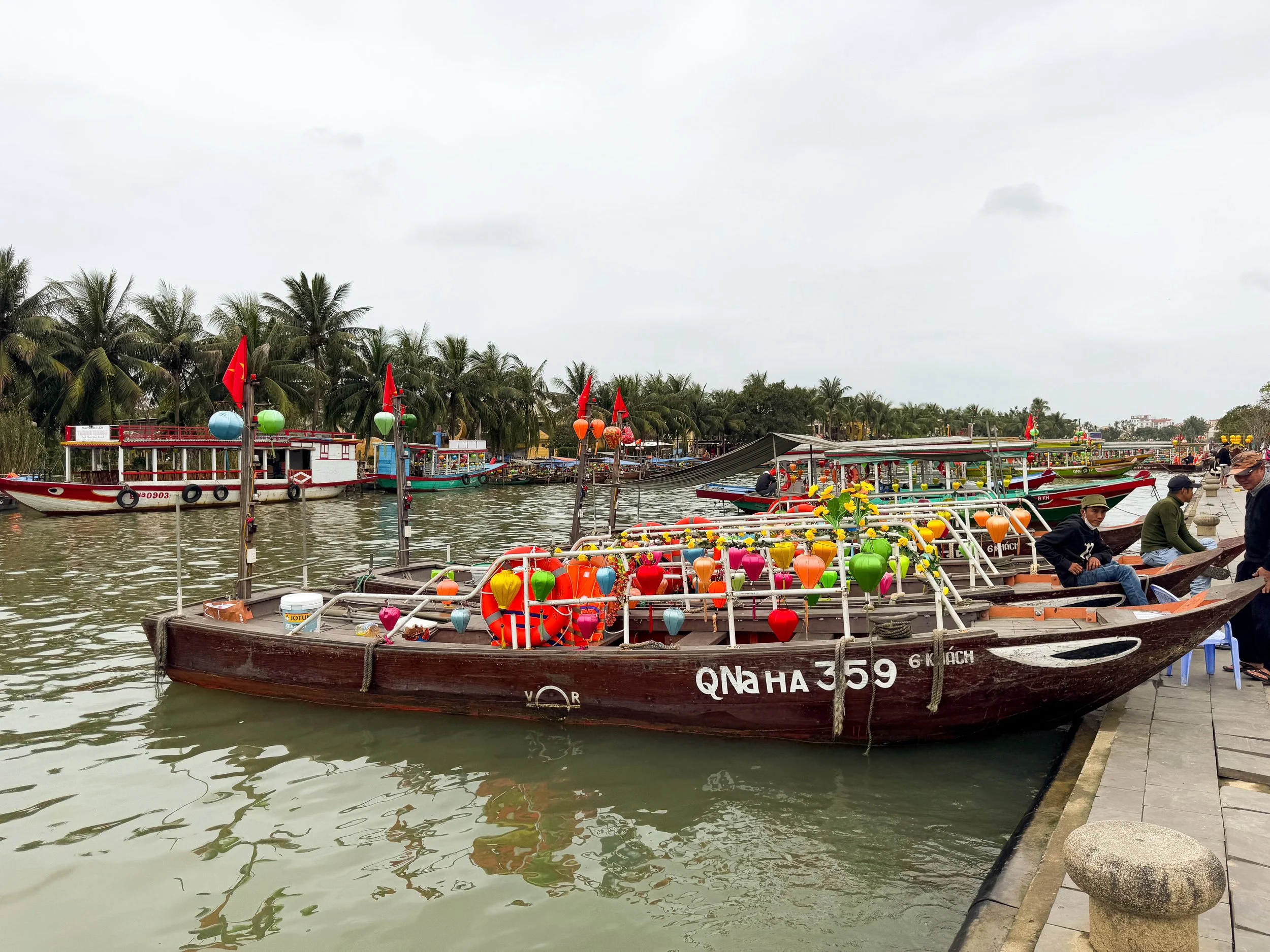 Hoi_An_ Ancient_Town_Waterfront_06.jpg