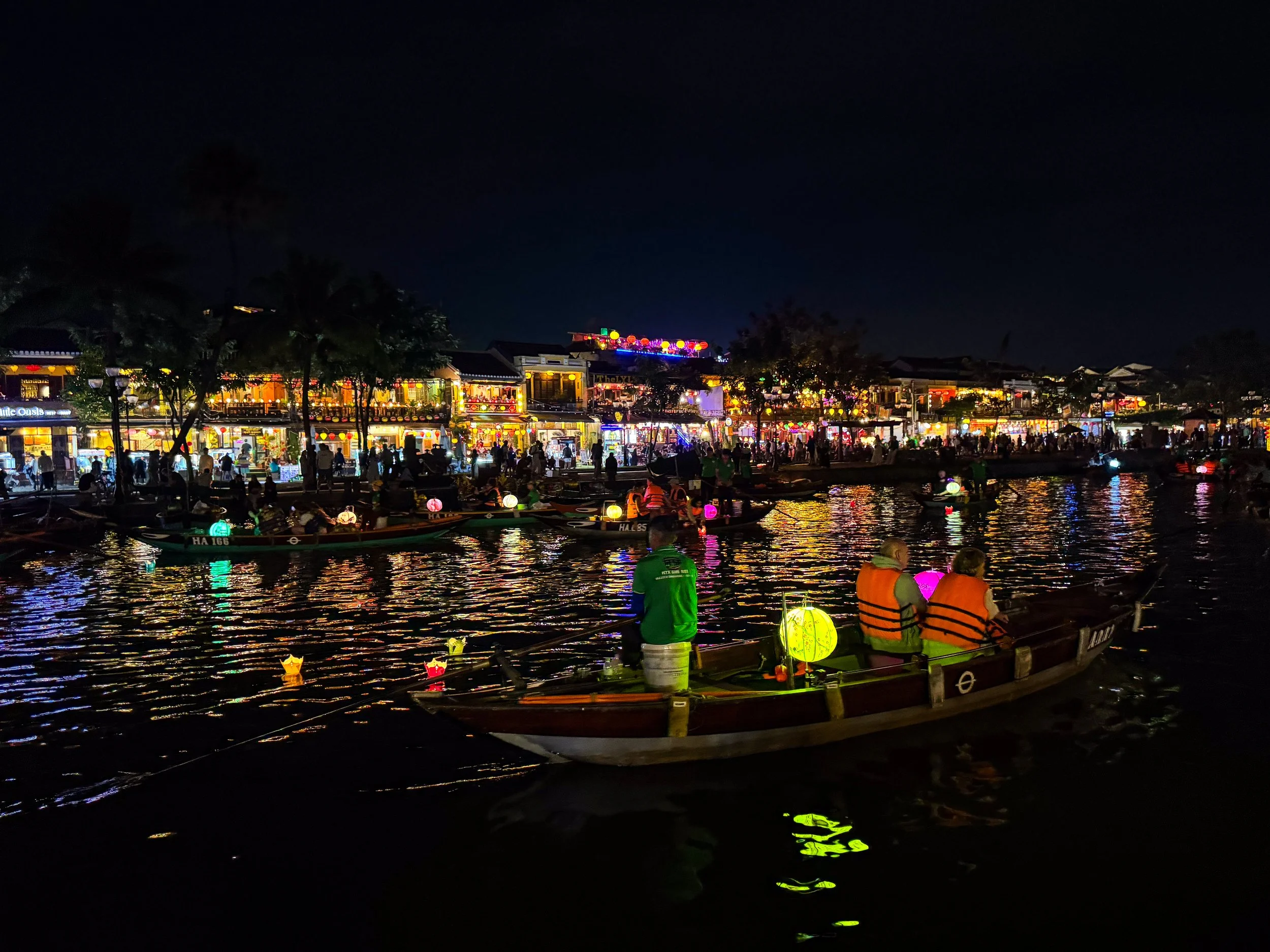 Hoi_An_ Lantern_Festival_02.jpg